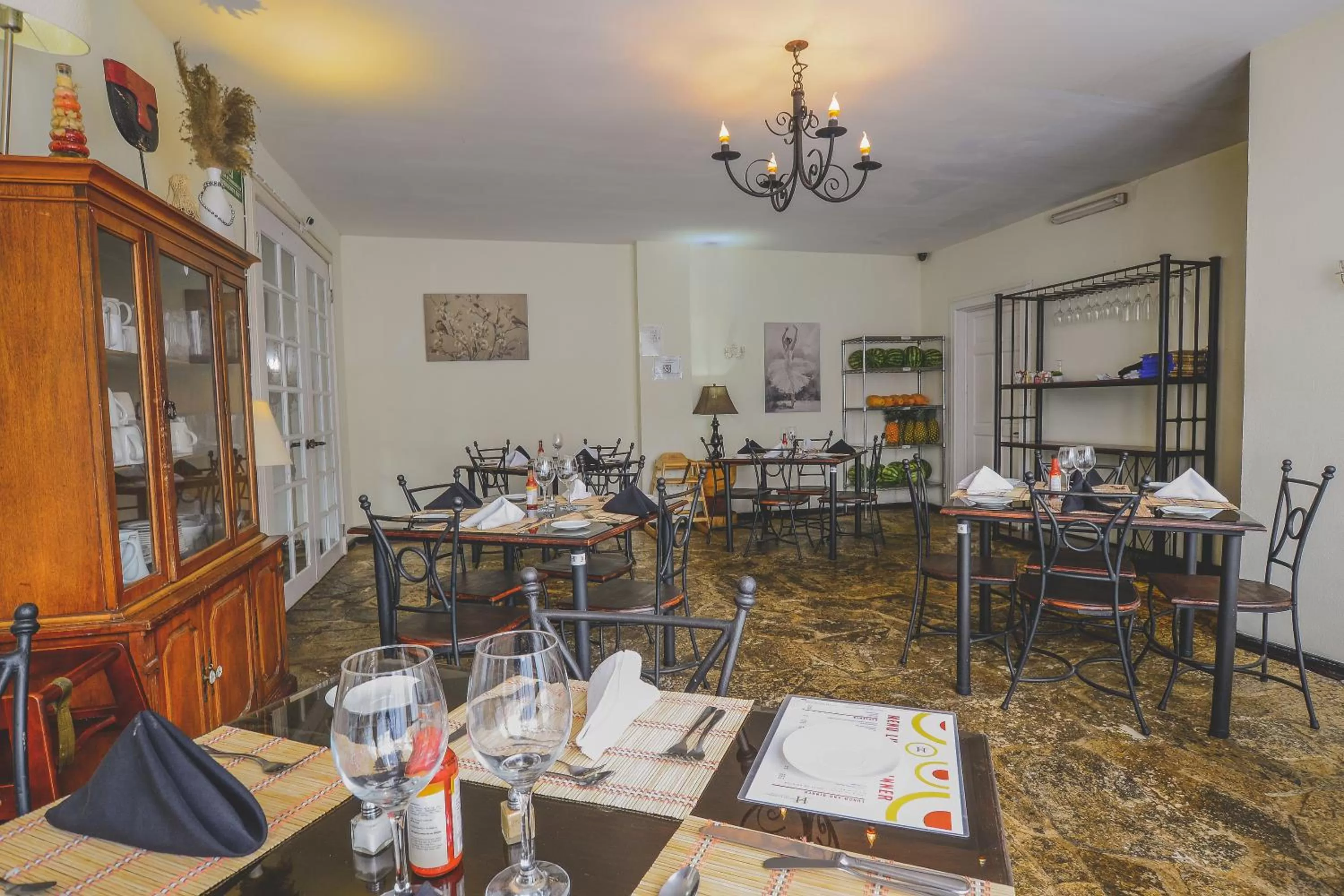 Restaurant/places to eat in Hotel Luisiana