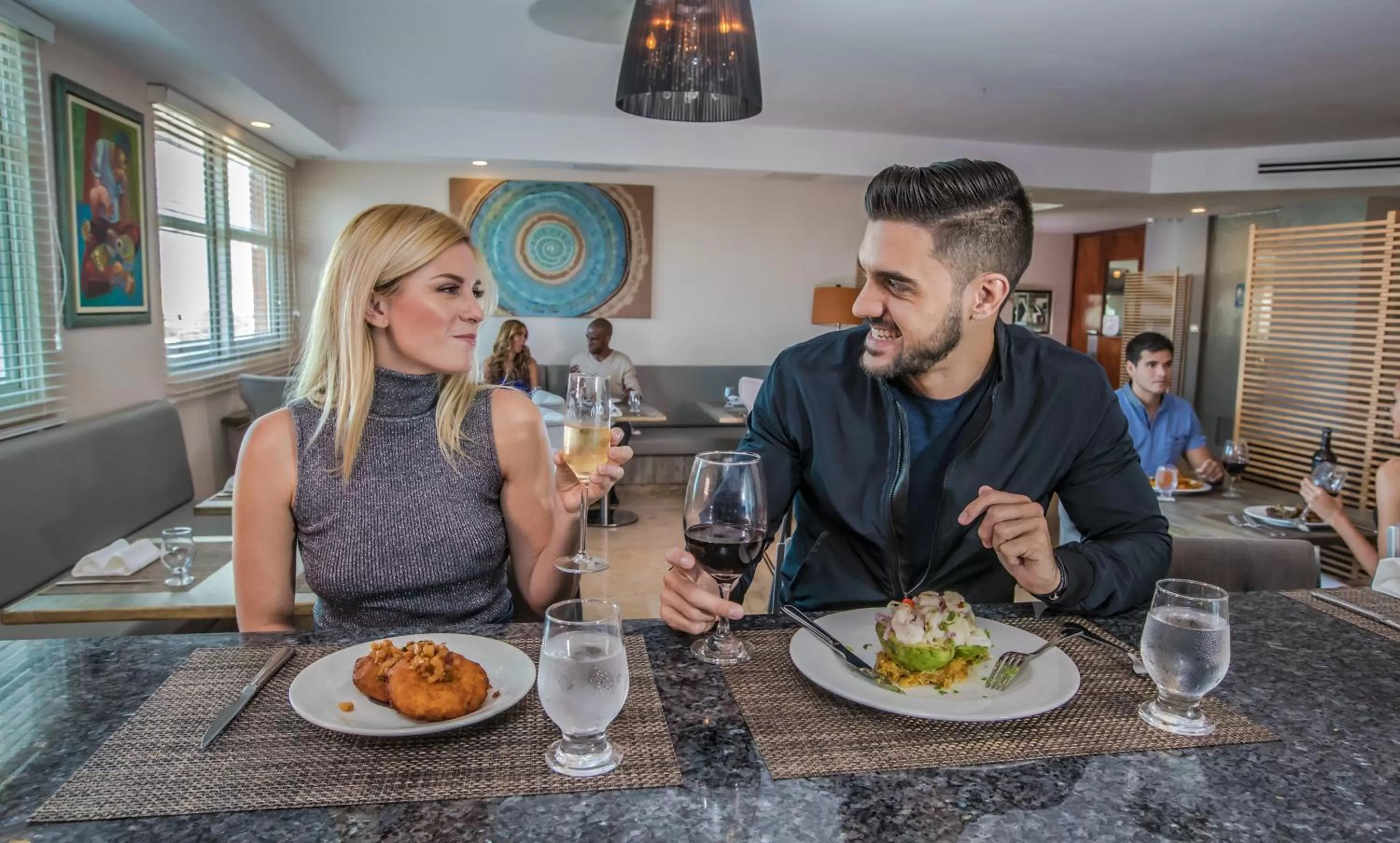 Restaurant/places to eat in Ciqala Suites Hotel - San Juan