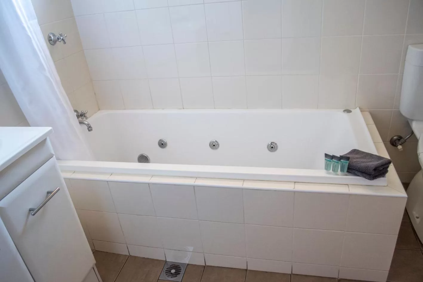 Bathroom in Highway Inn Motel