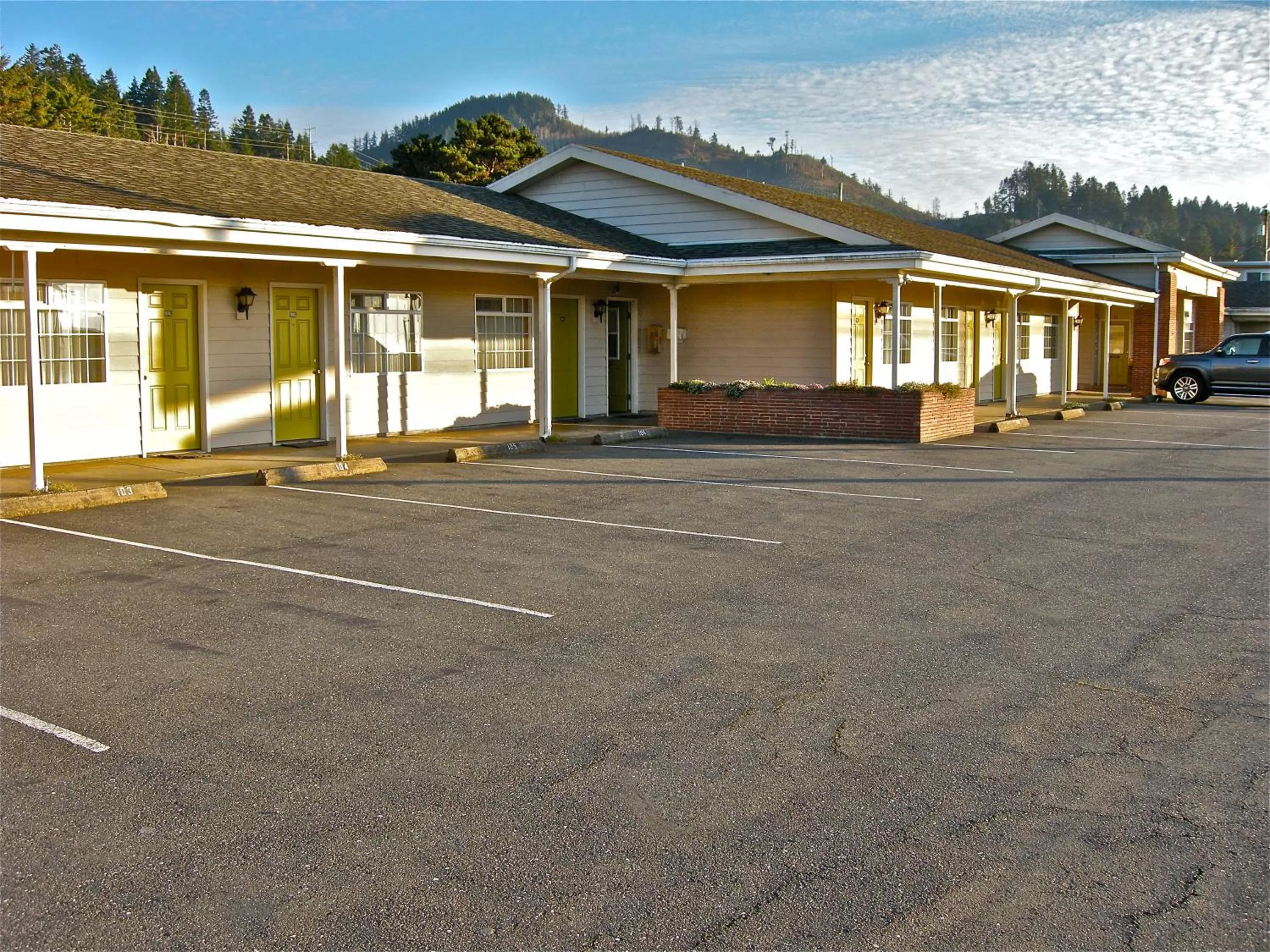 Facade/entrance in Azalea Lodge