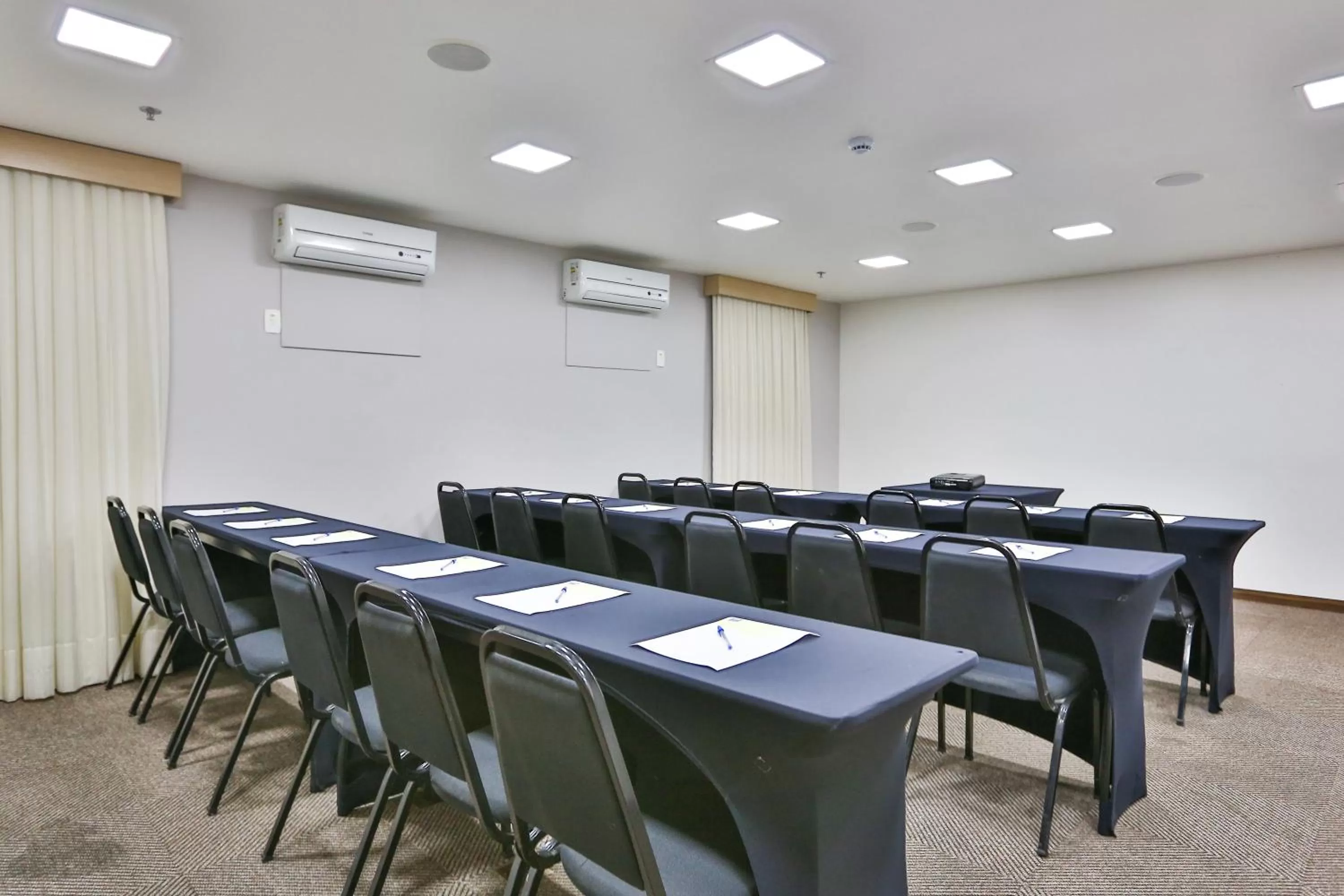 Meeting/conference room in Comfort Hotel Joinville