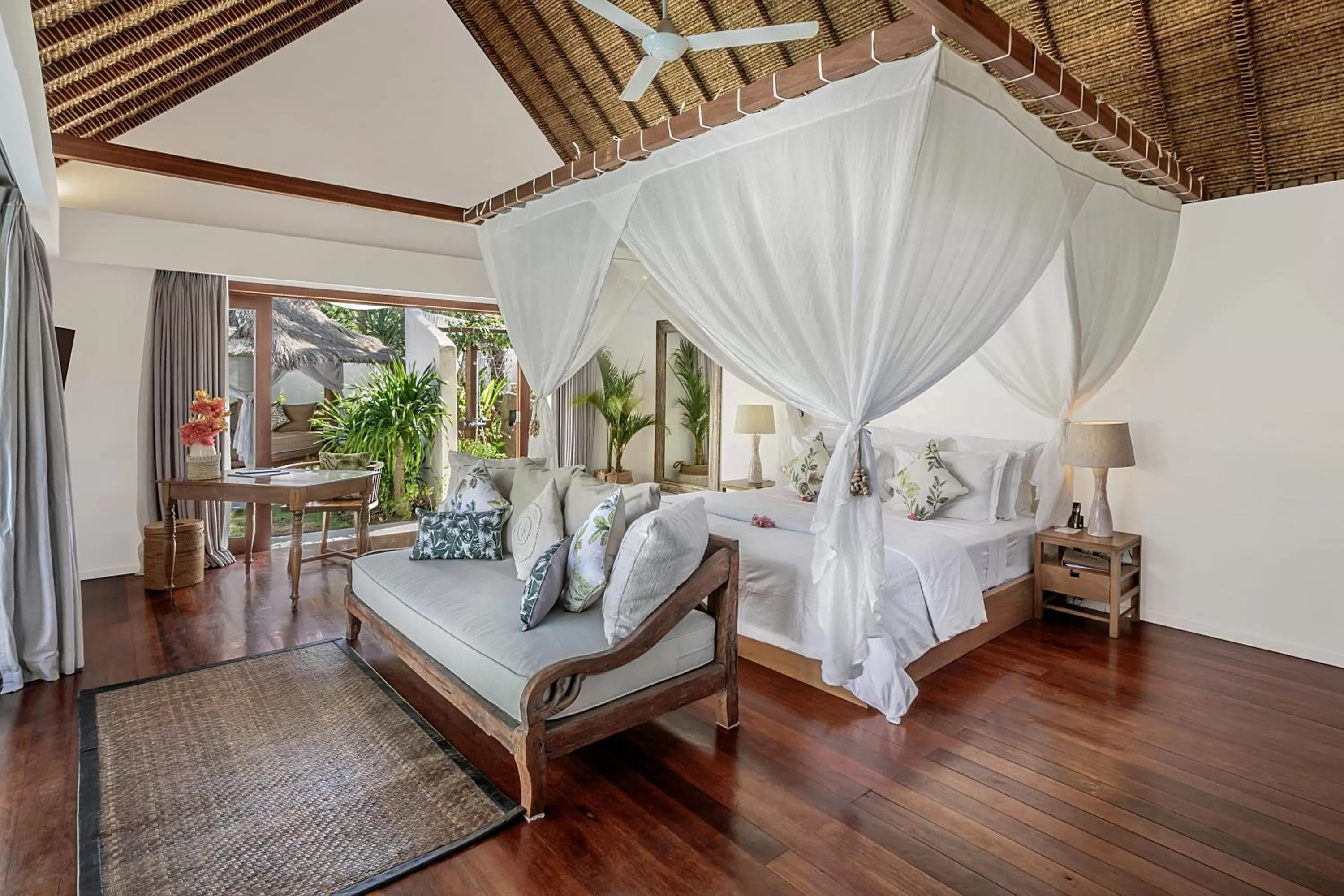 Photo of the whole room, Bed in Pondok Santi Estate