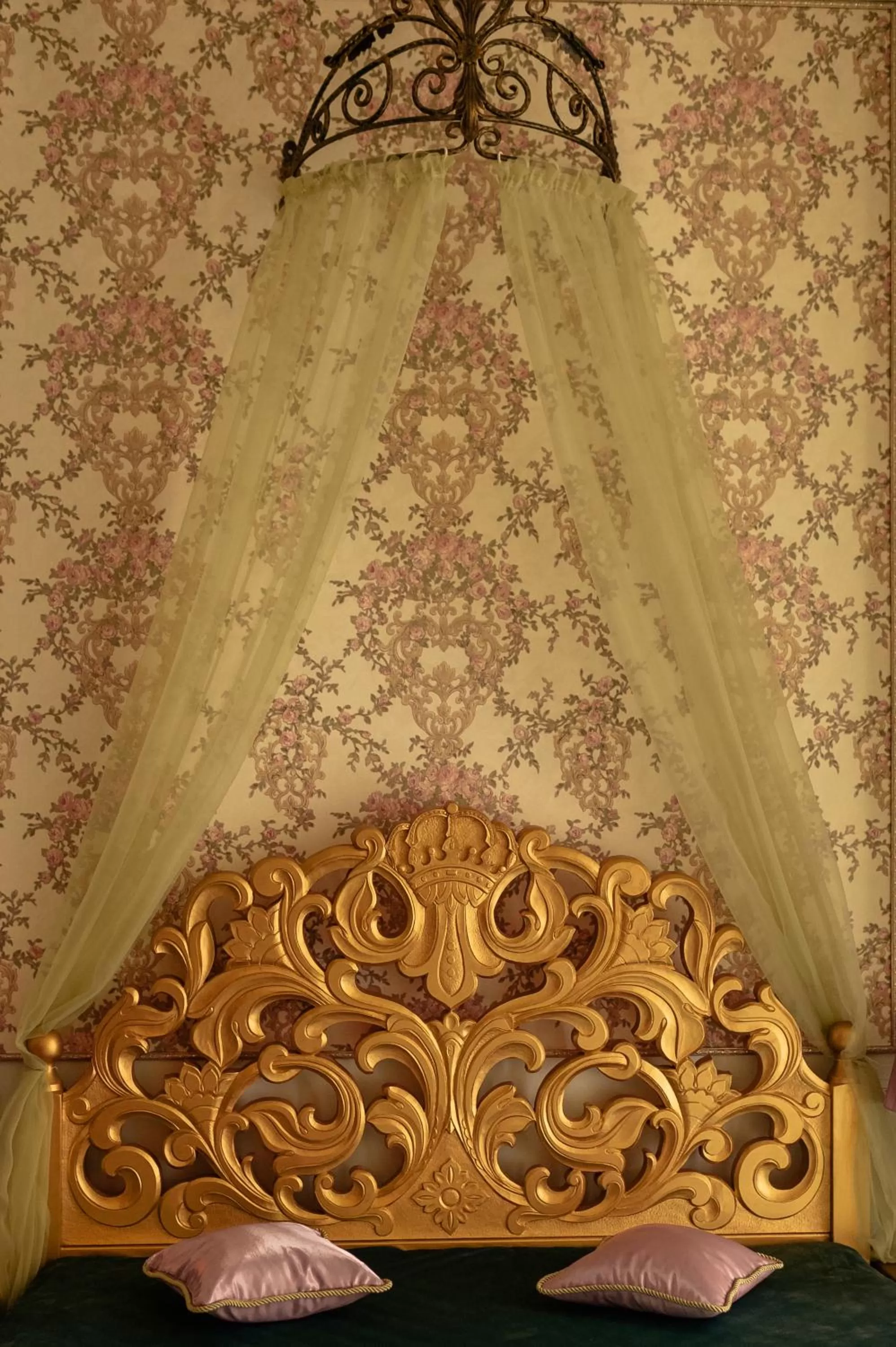 Decorative detail, Banquet Facilities in Belle Epoque Boutique (Adult Only)