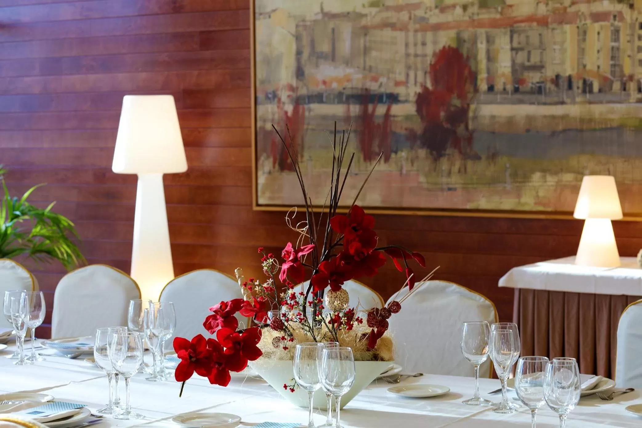 Restaurant/places to eat in Abba Burgos