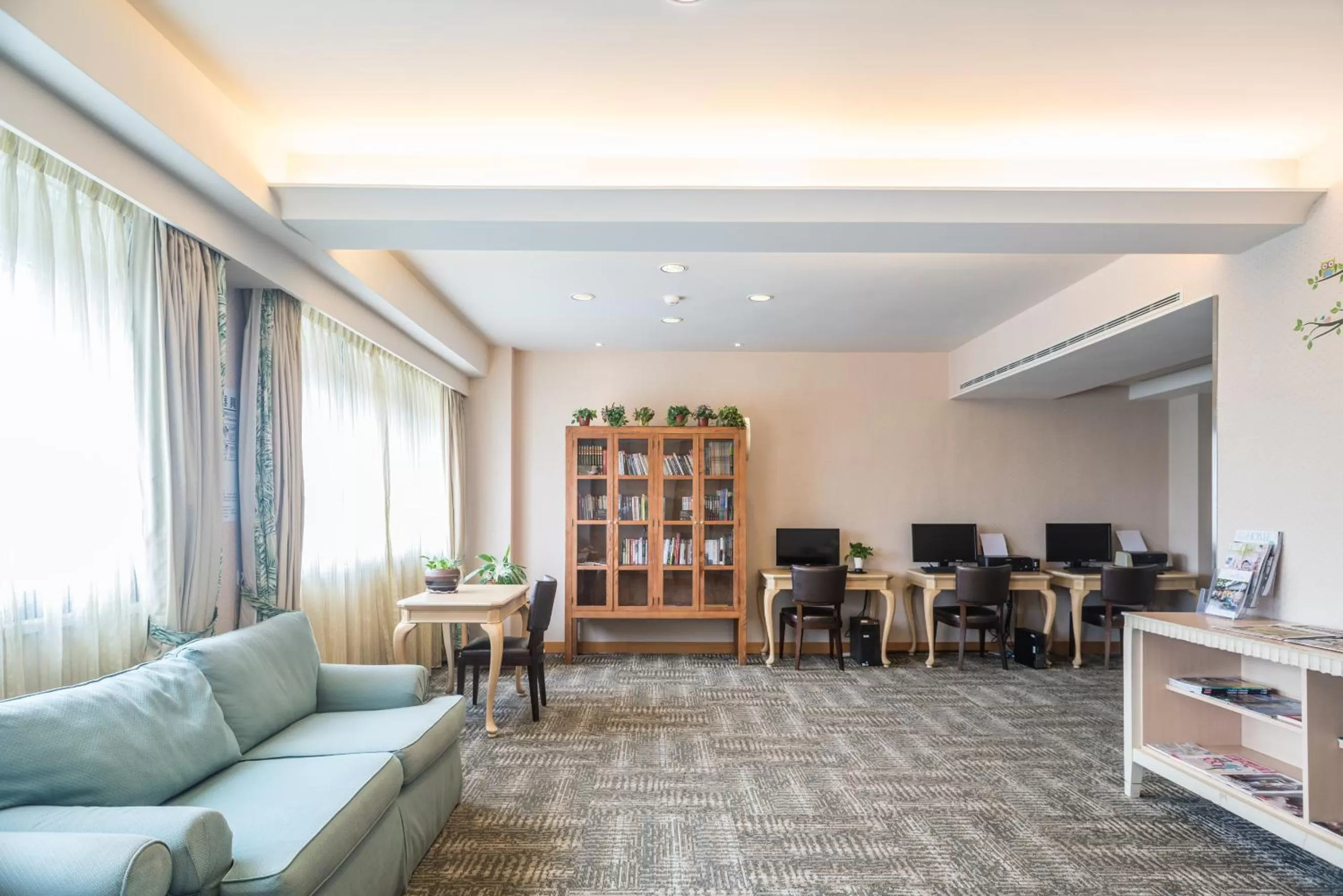 Communal lounge/ TV room in Chateau de Chine Hotel Hualien