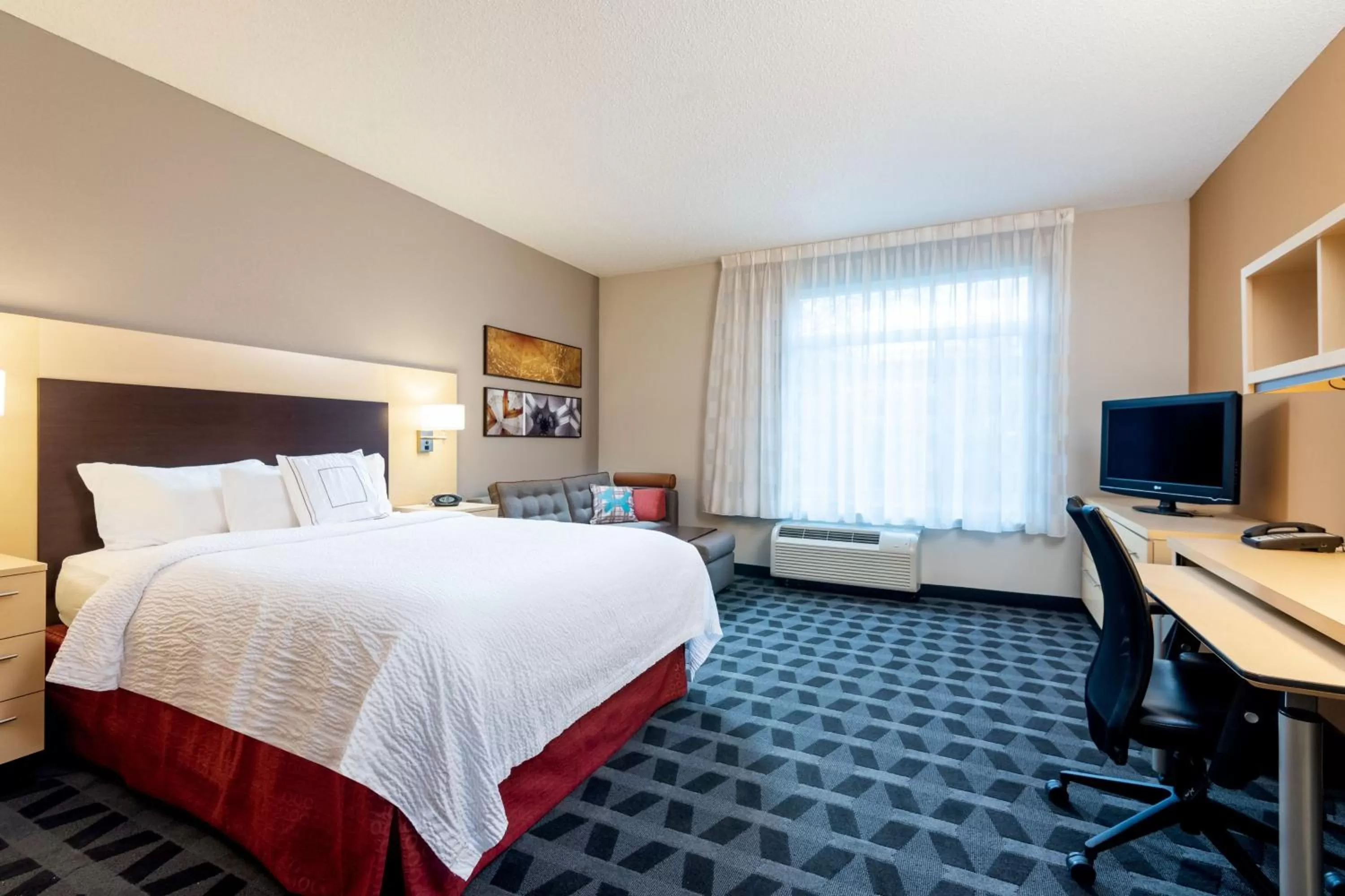 Photo of the whole room, Bed in TownePlace Suites by Marriott Charlotte Mooresville