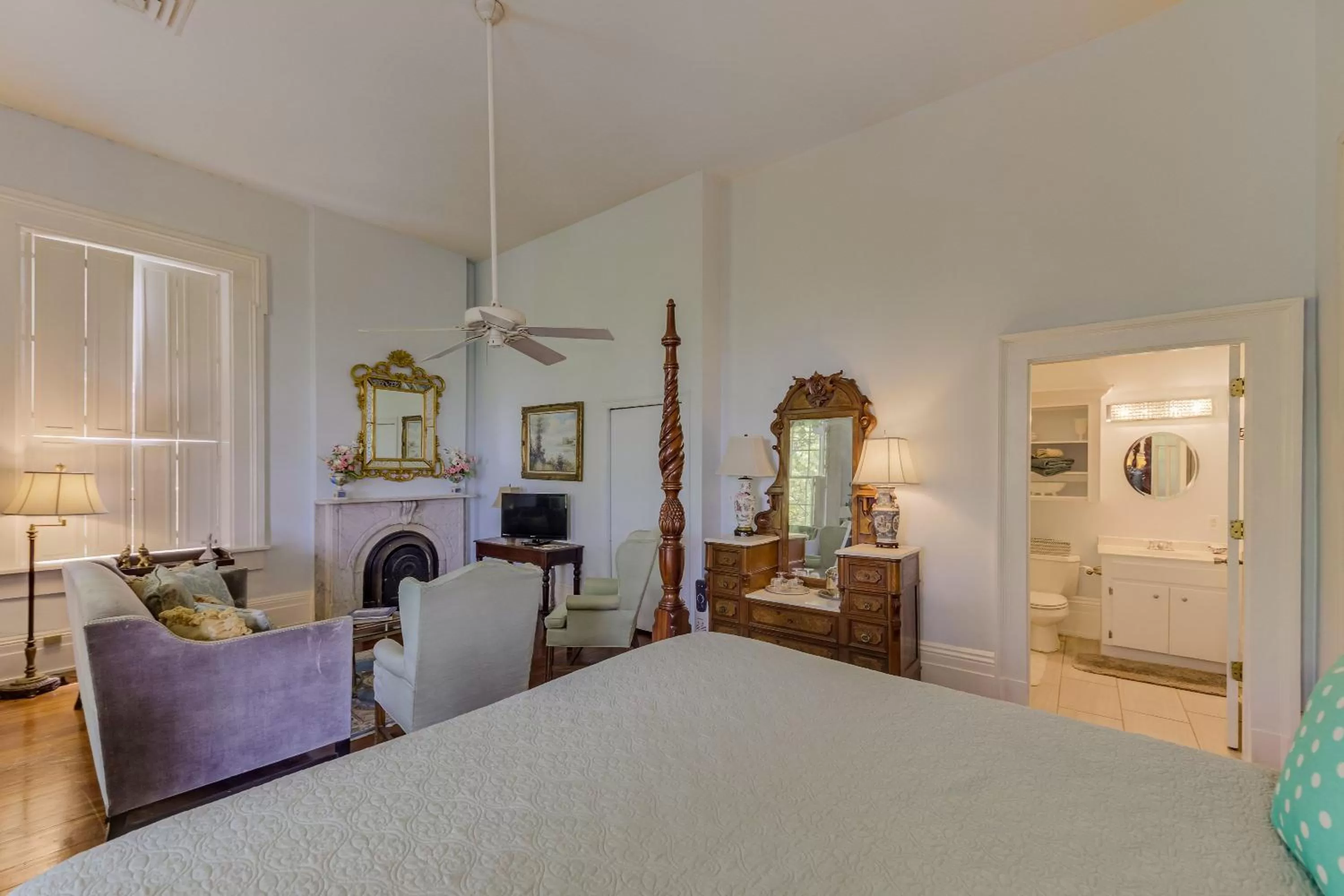 Bedroom, Bed in The Duff Green Mansion