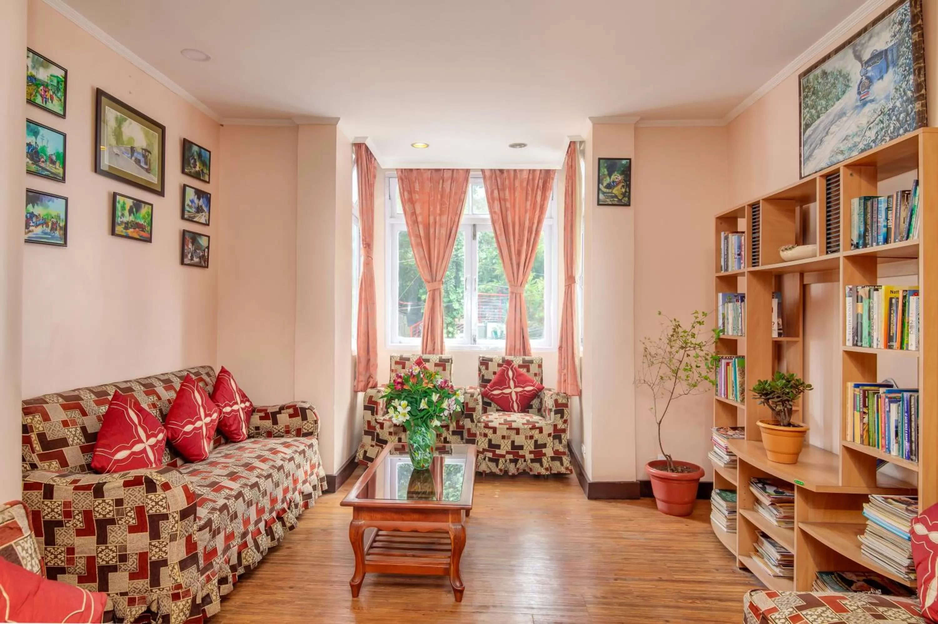 Library in Muscatel Spring Burn - 100 Mts from Mall Road