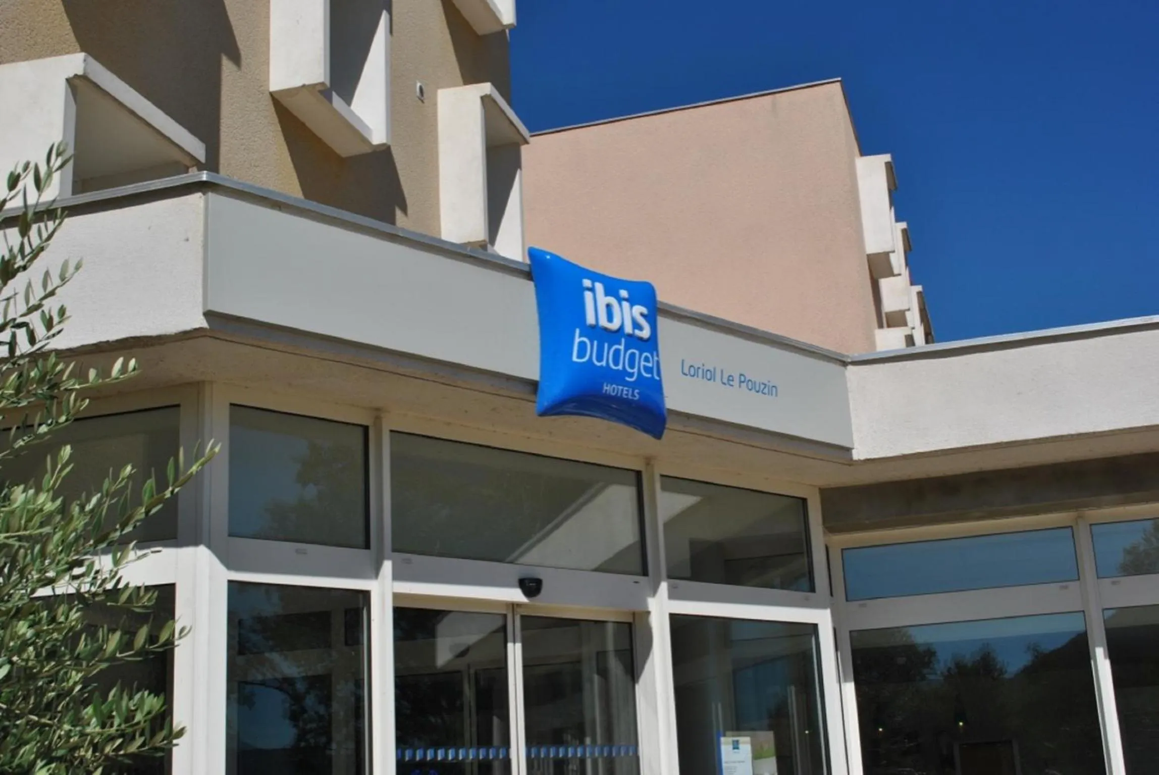 Facade/entrance in ibis budget Loriol Le Pouzin