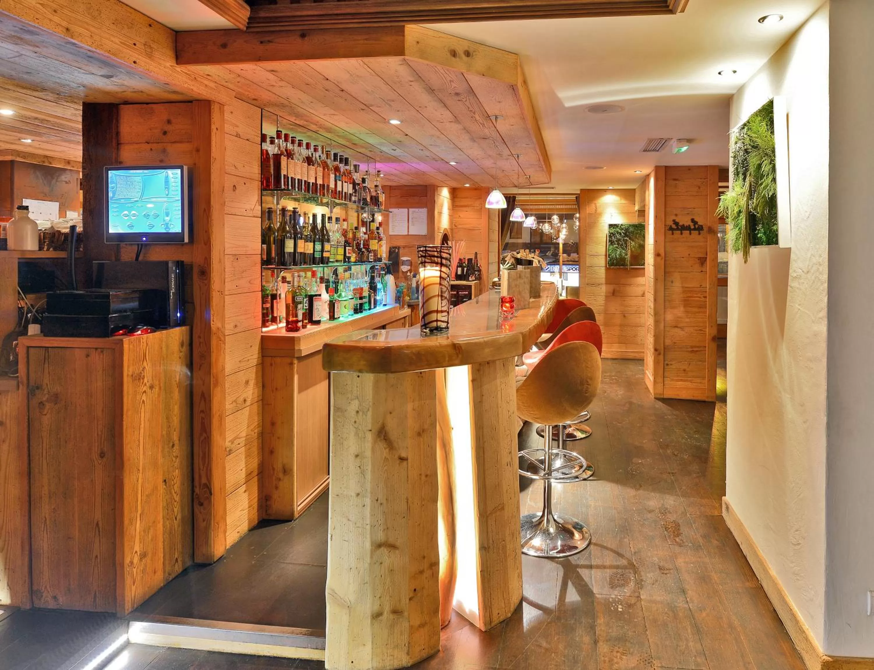 Lounge or bar in Hotel Tsanteleina