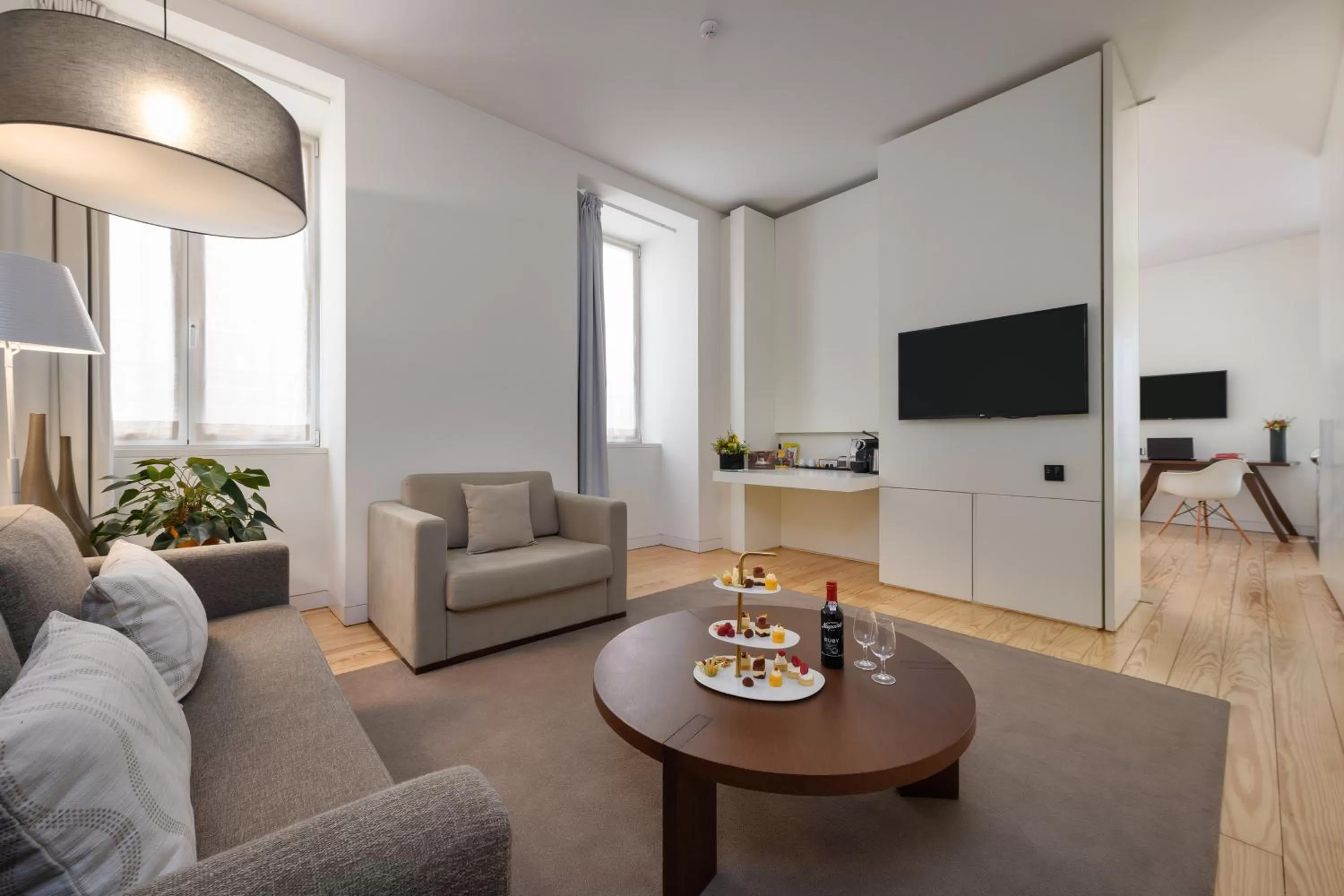 TV and multimedia in Inspira Liberdade Boutique Hotel