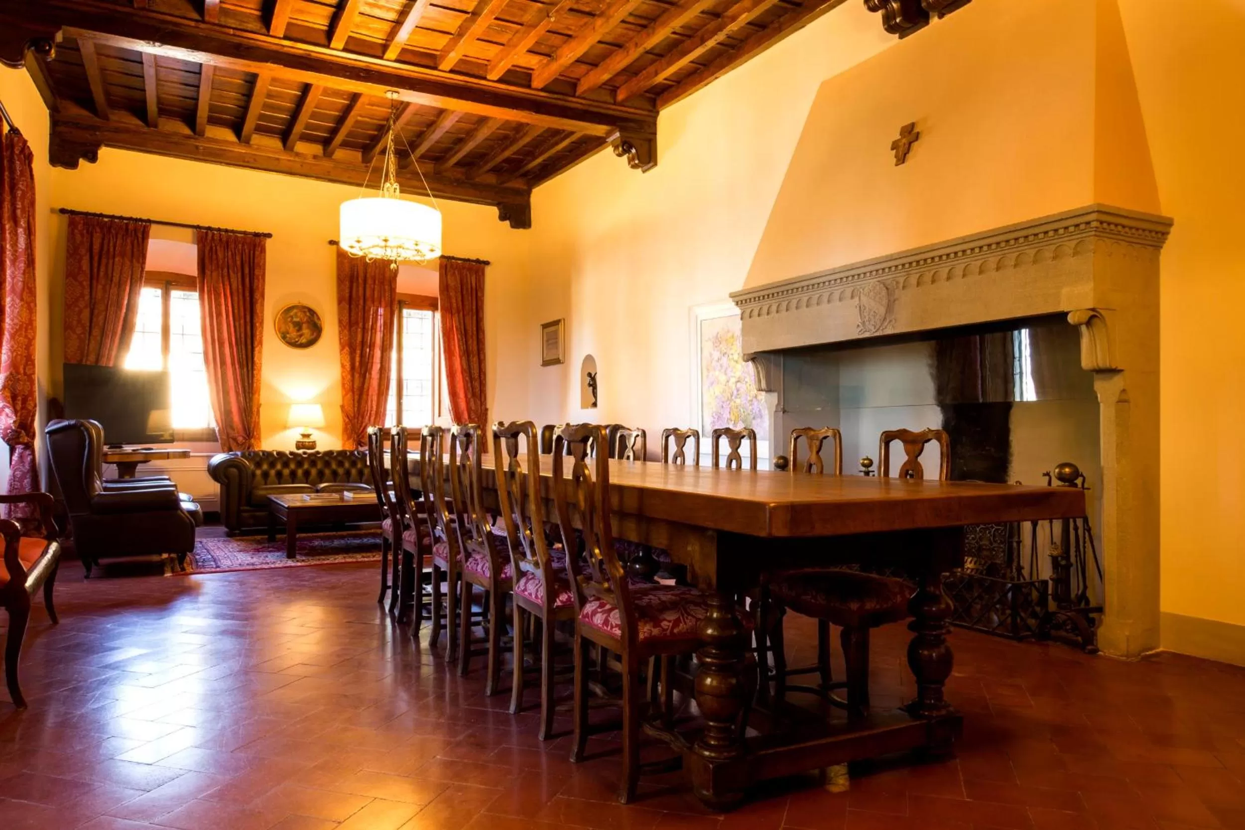 Communal lounge/ TV room in Art Hotel Villa Agape - Place of Charme