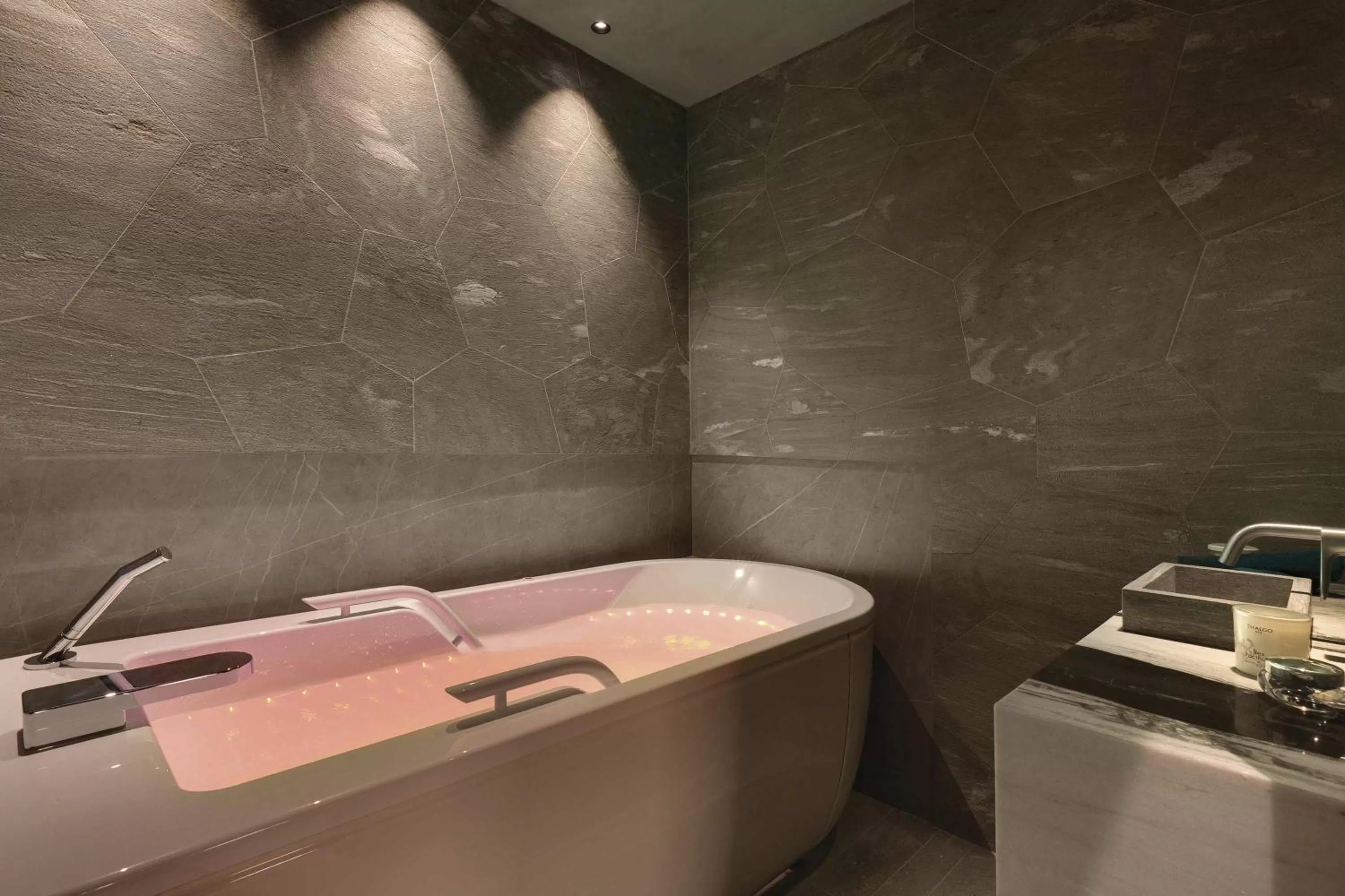 Spa and wellness centre/facilities in La Demeure Montaigne