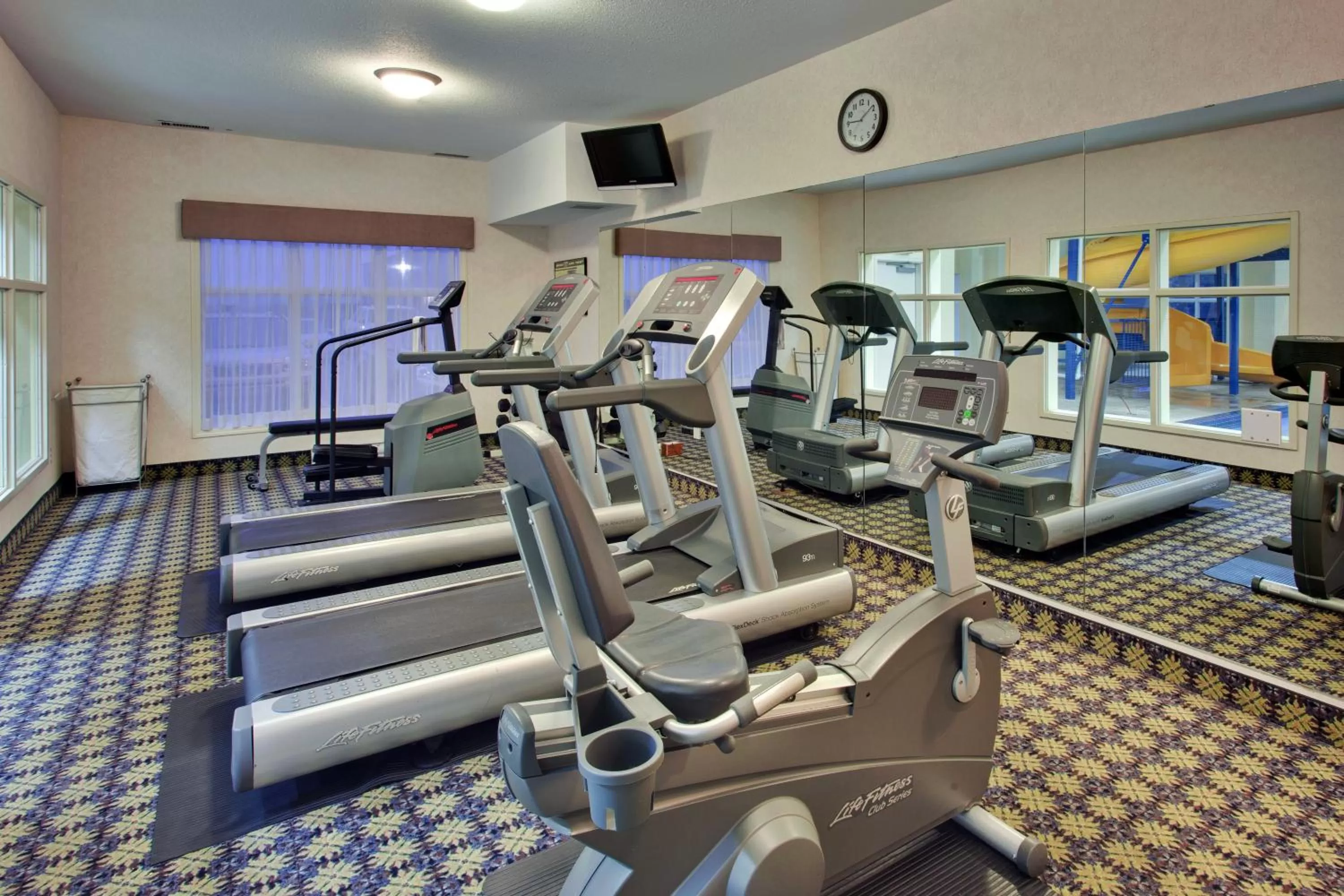 Fitness centre/facilities in Holiday Inn Express Hotel & Suites - Edmonton International Airport by IHG