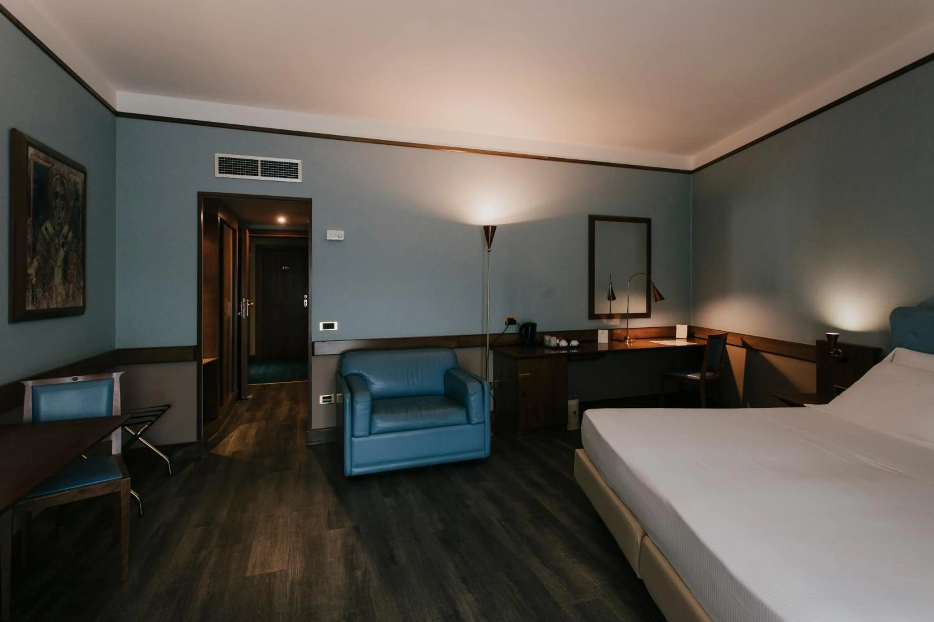 Photo of the whole room, Bed in Hotel Del Campo