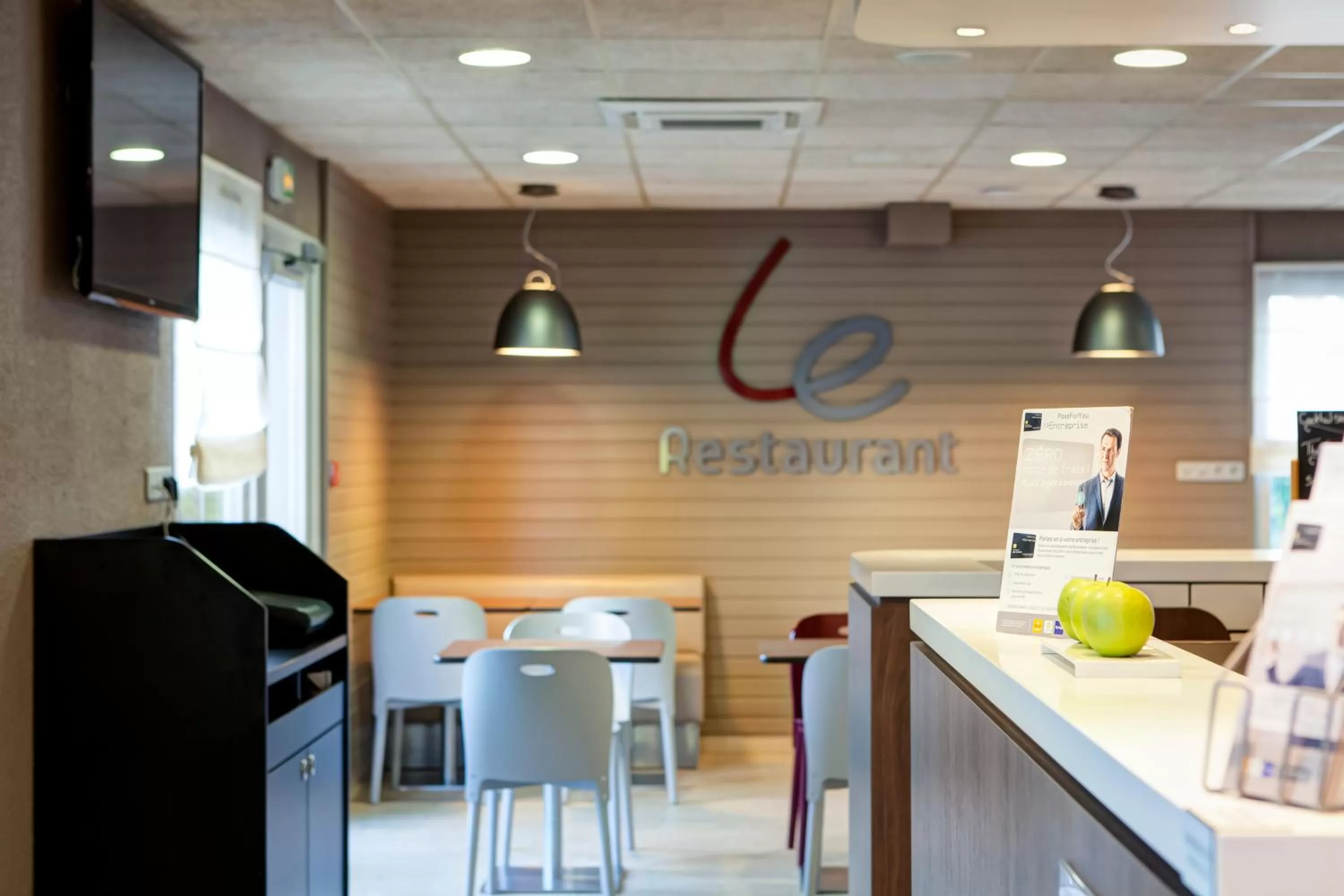 Restaurant/places to eat in Campanile Genève - Ferney-Voltaire