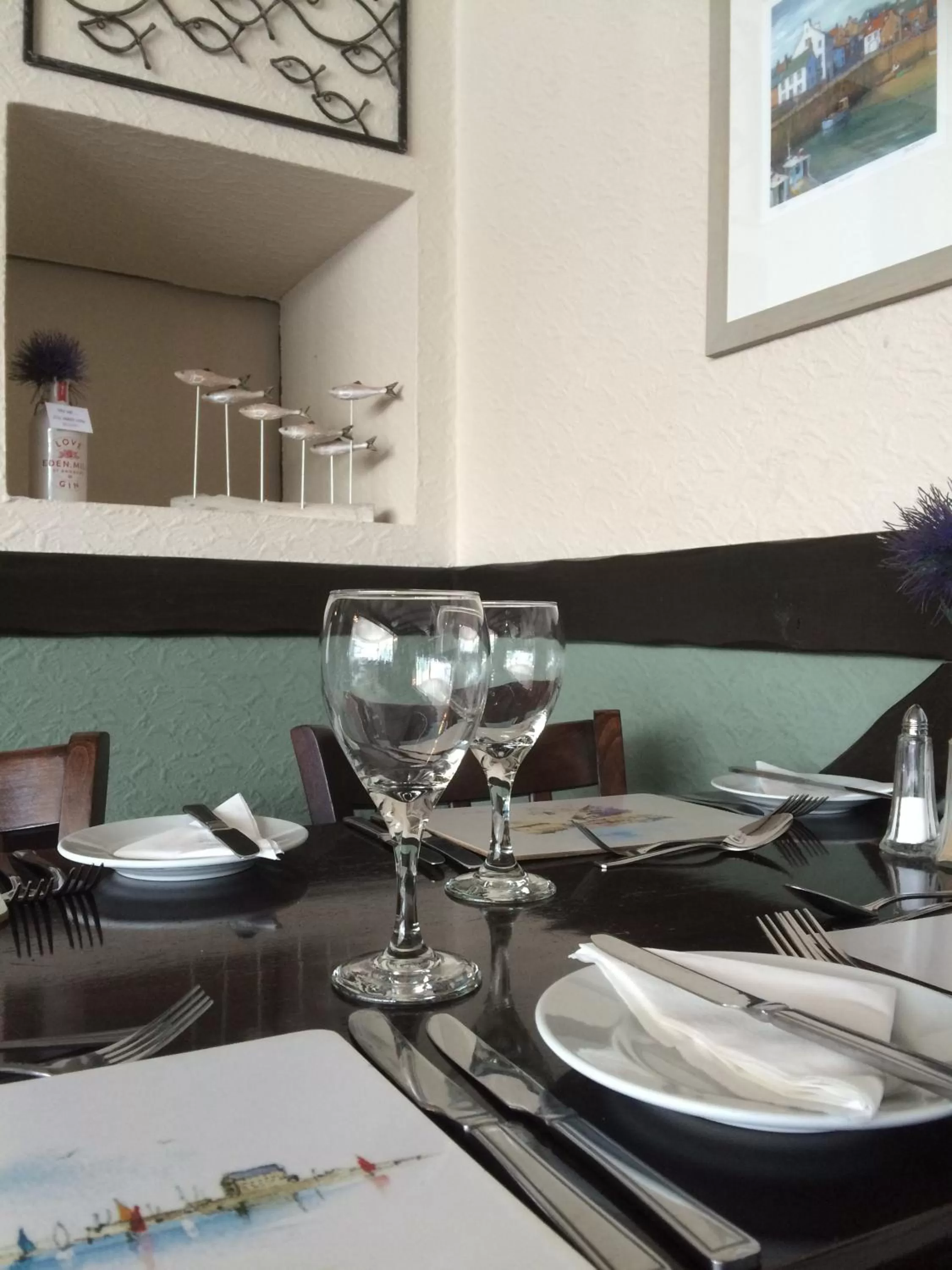 Restaurant/places to eat in The Upper Largo Hotel & Restaurant