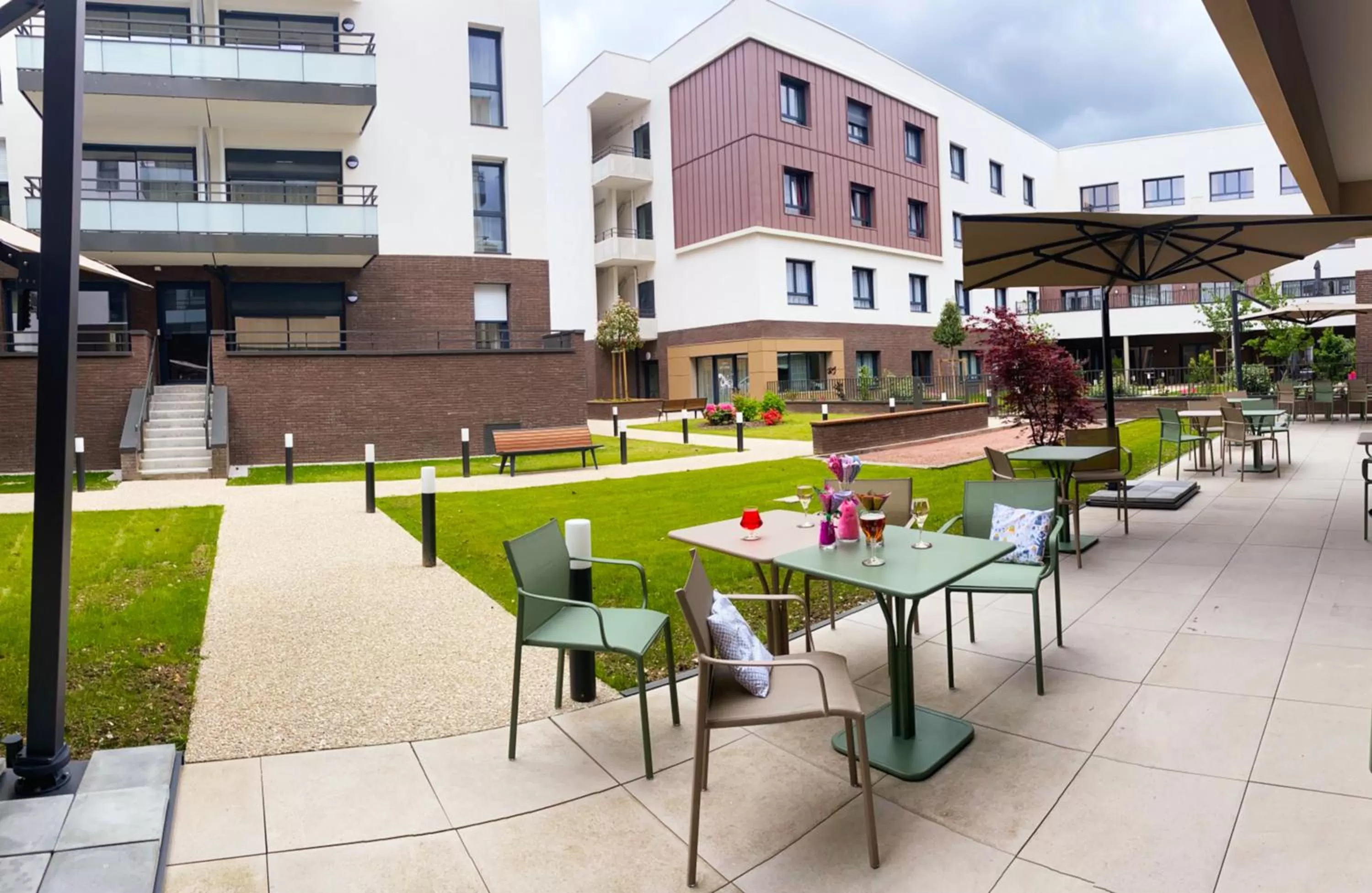 Patio in Les Boréales - Appart'hotel & Restaurant