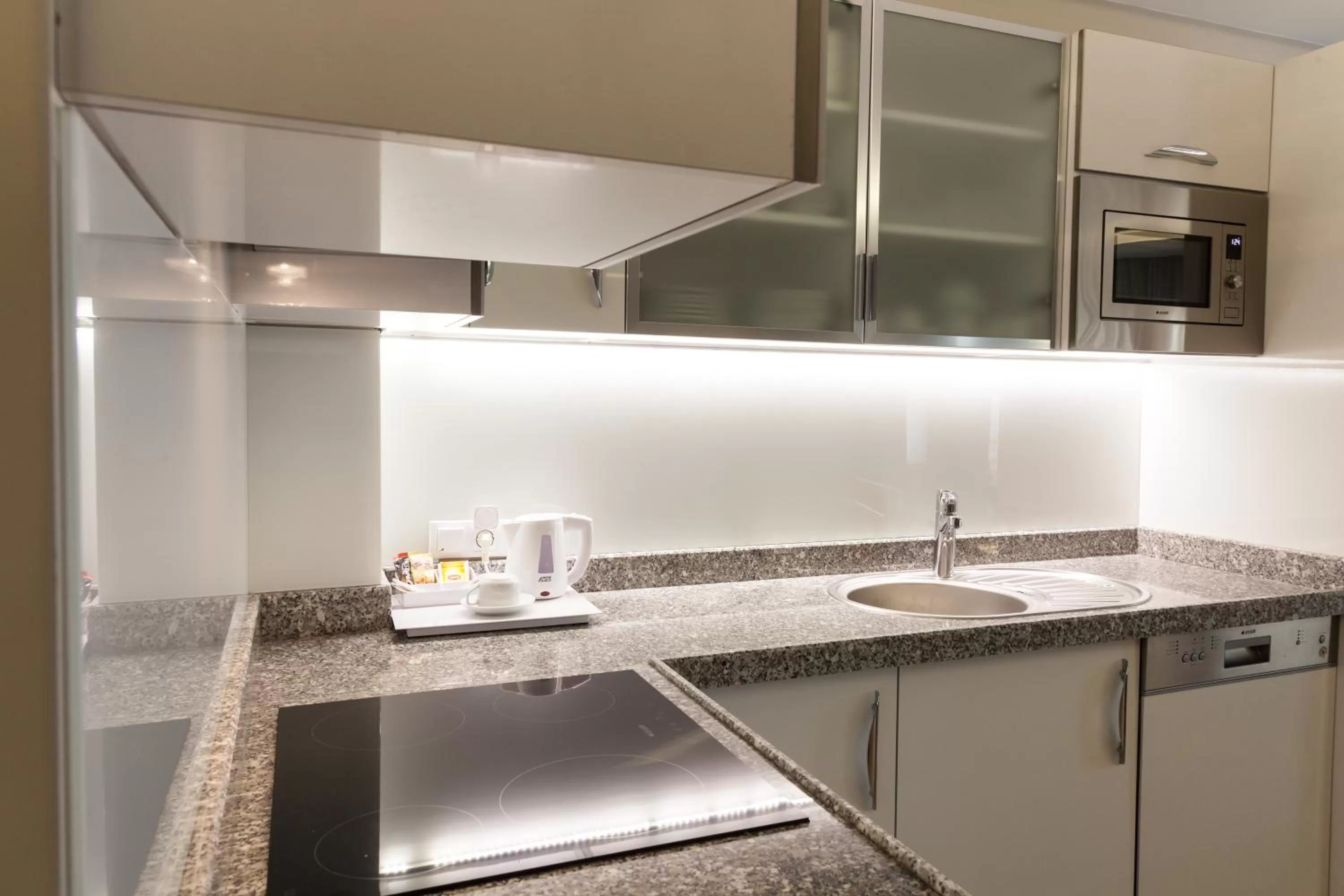 Kitchen or kitchenette, Kitchen/Kitchenette in Sun Garden Apart Hotel