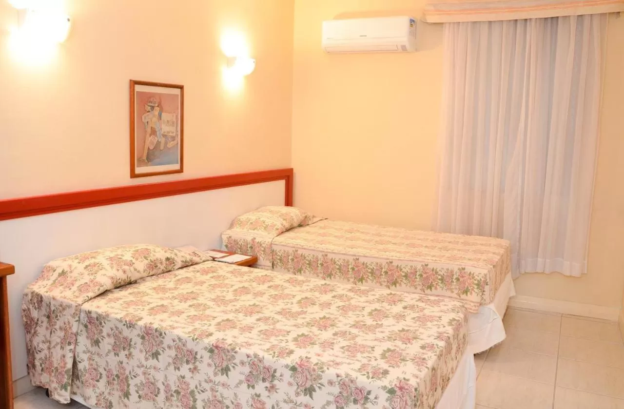 Photo of the whole room, Bed in Embaixador Hotel & Centro de Eventos by Fast10