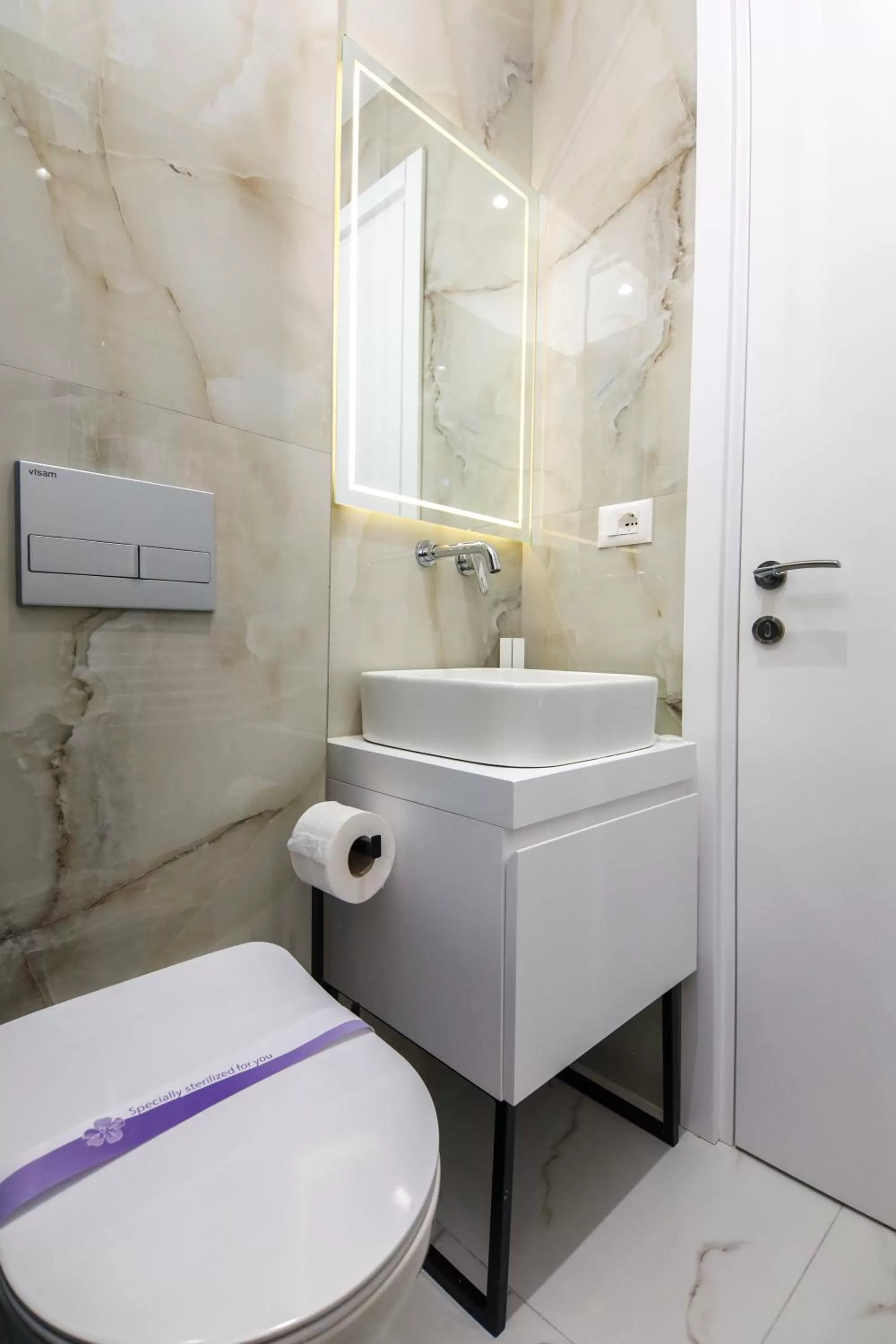 Shower in N HOTEL CITY CENTER BY NOSHI