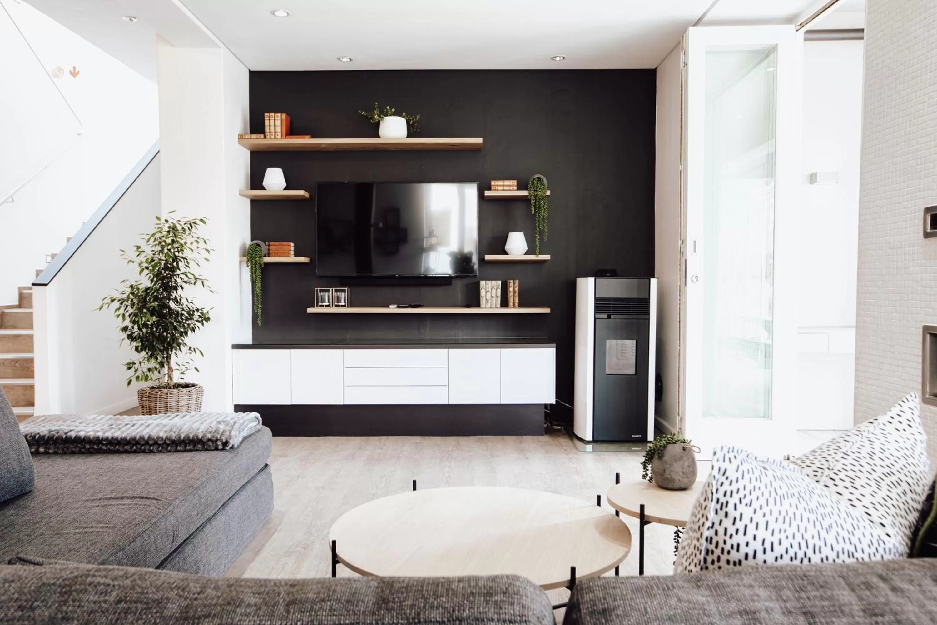 Communal lounge/ TV room in Boschenmeer House