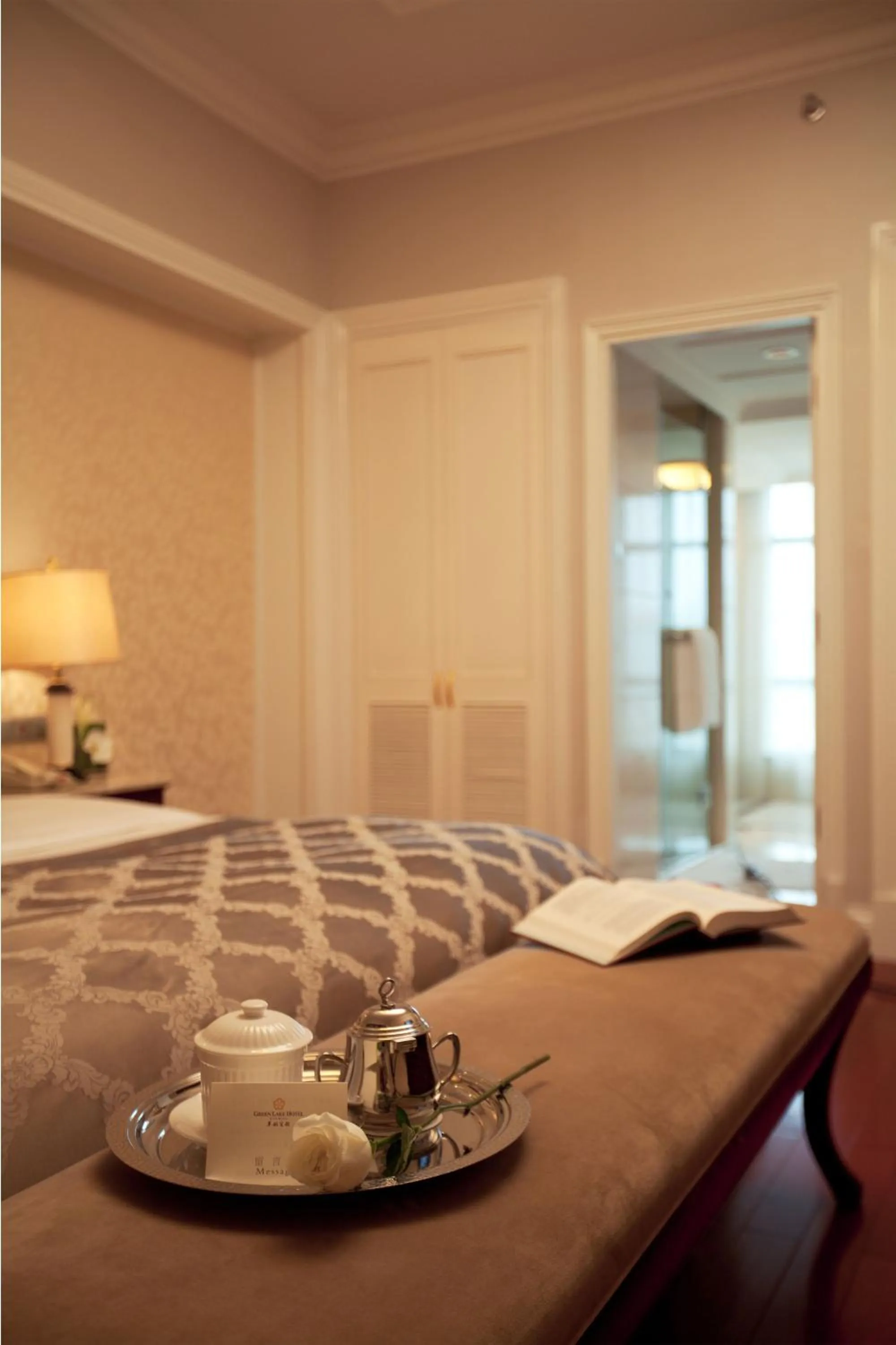 Other, Bed in Green Lake Hotel