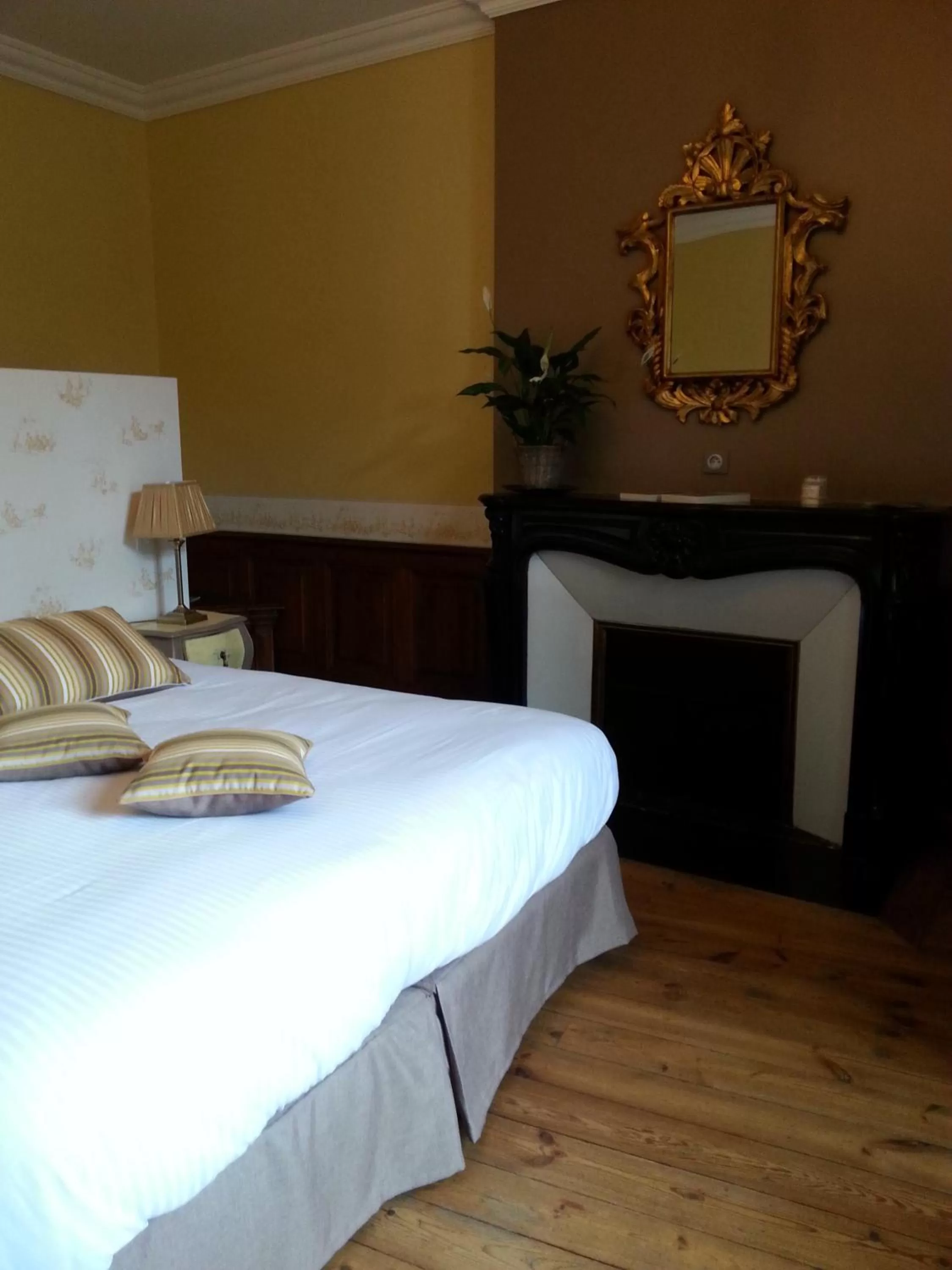 Bed in La Maison d'Adelaïde