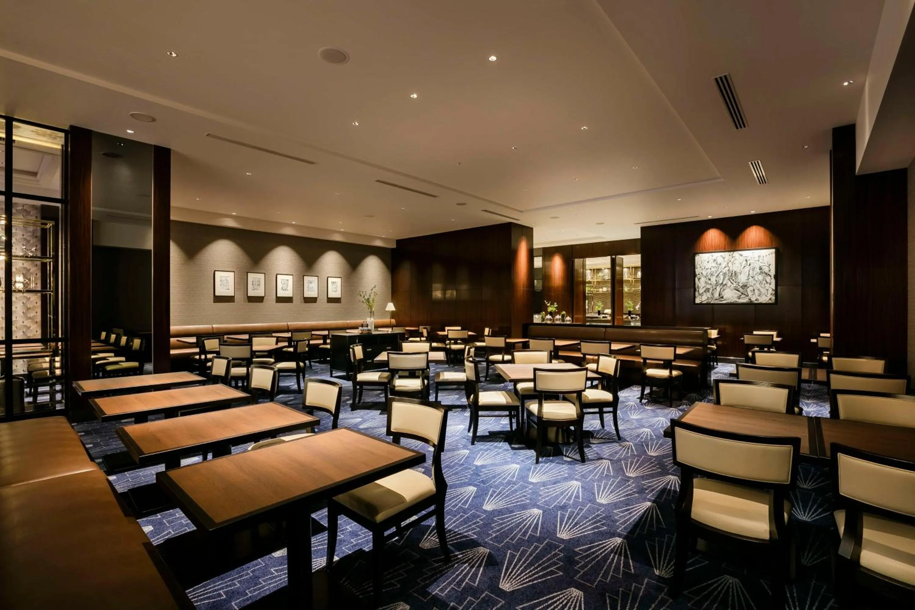 Restaurant/places to eat in Hilton Yokohama