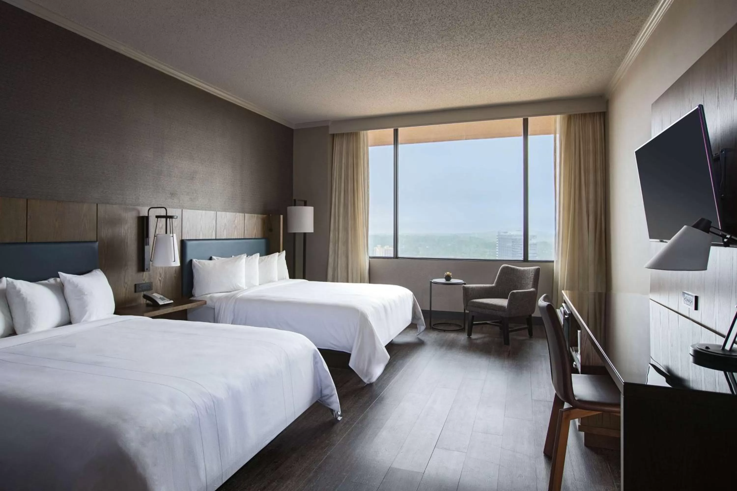 Concierge Two Queens in Sonesta Nashville Airport