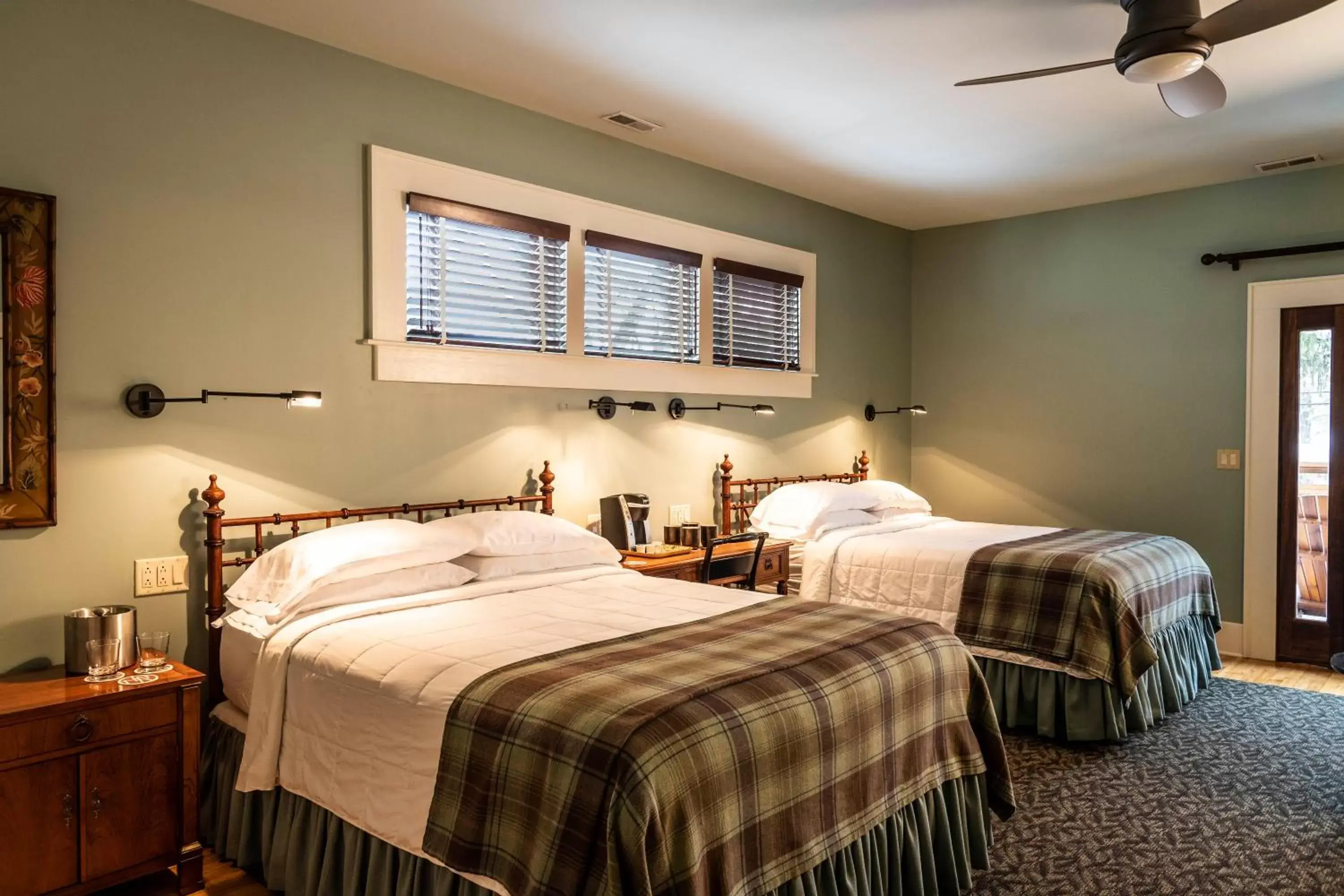 Apartment with Balcony in Hotel Broad Ripple Apartment with Balcony in Hotel Broad Ripple