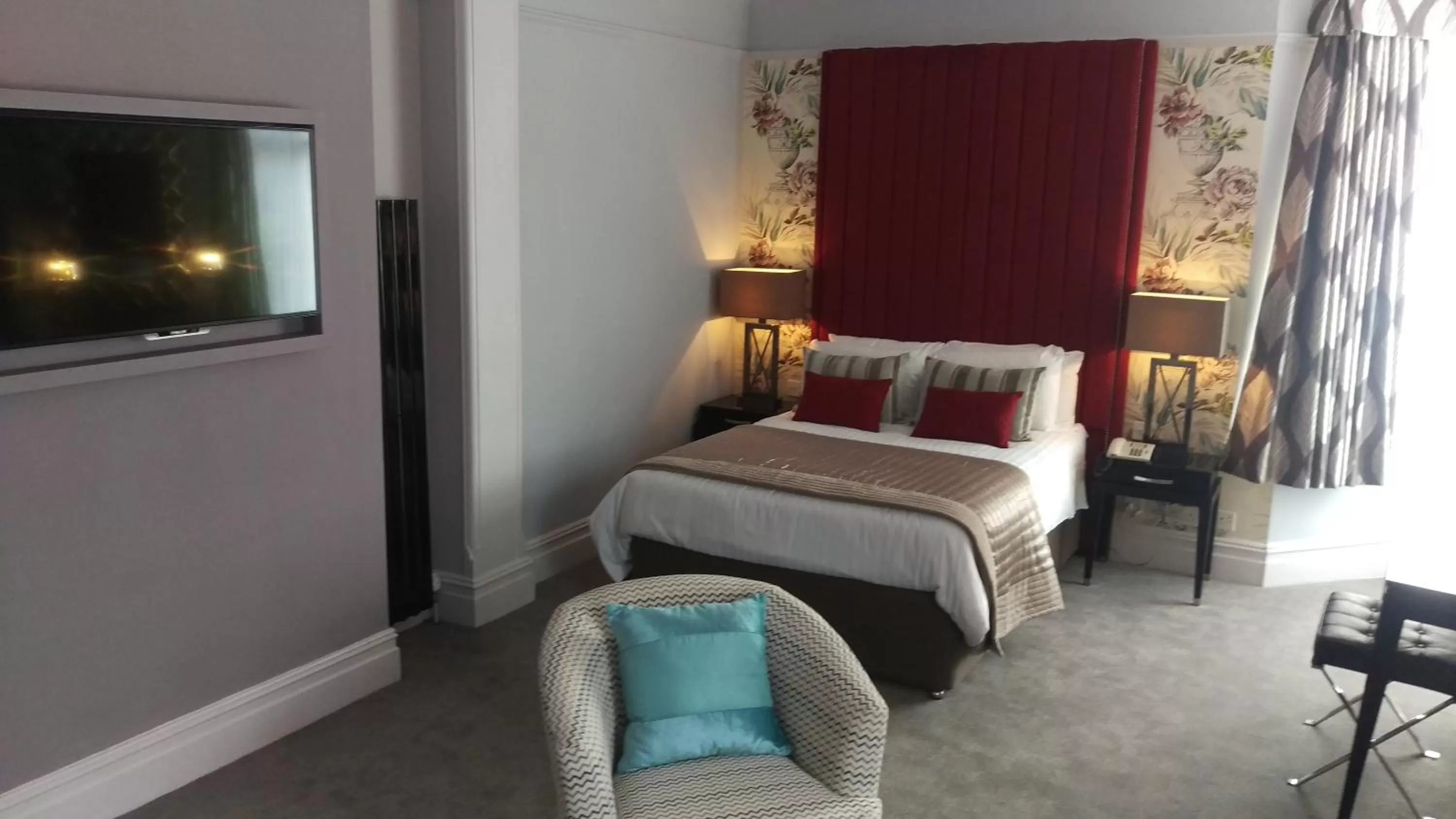 Photo of the whole room, Bed in Best Western Brook Hotel