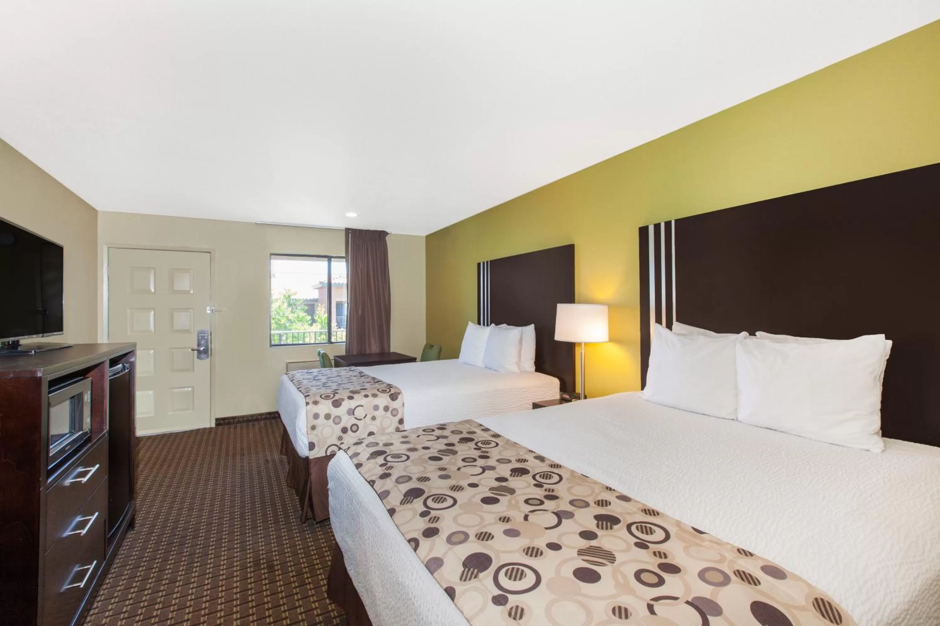 Bedroom, Bed in Days Inn by Wyndham San Jose Airport