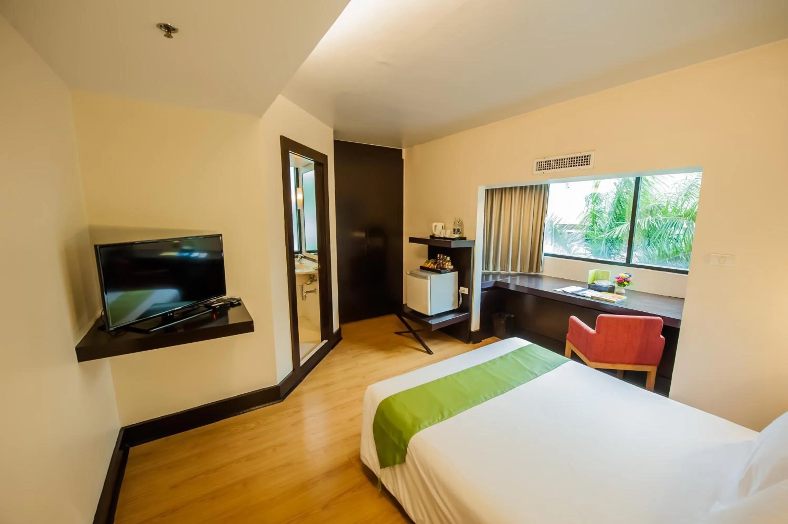 Bed in The Seasons Bangkok Huamark