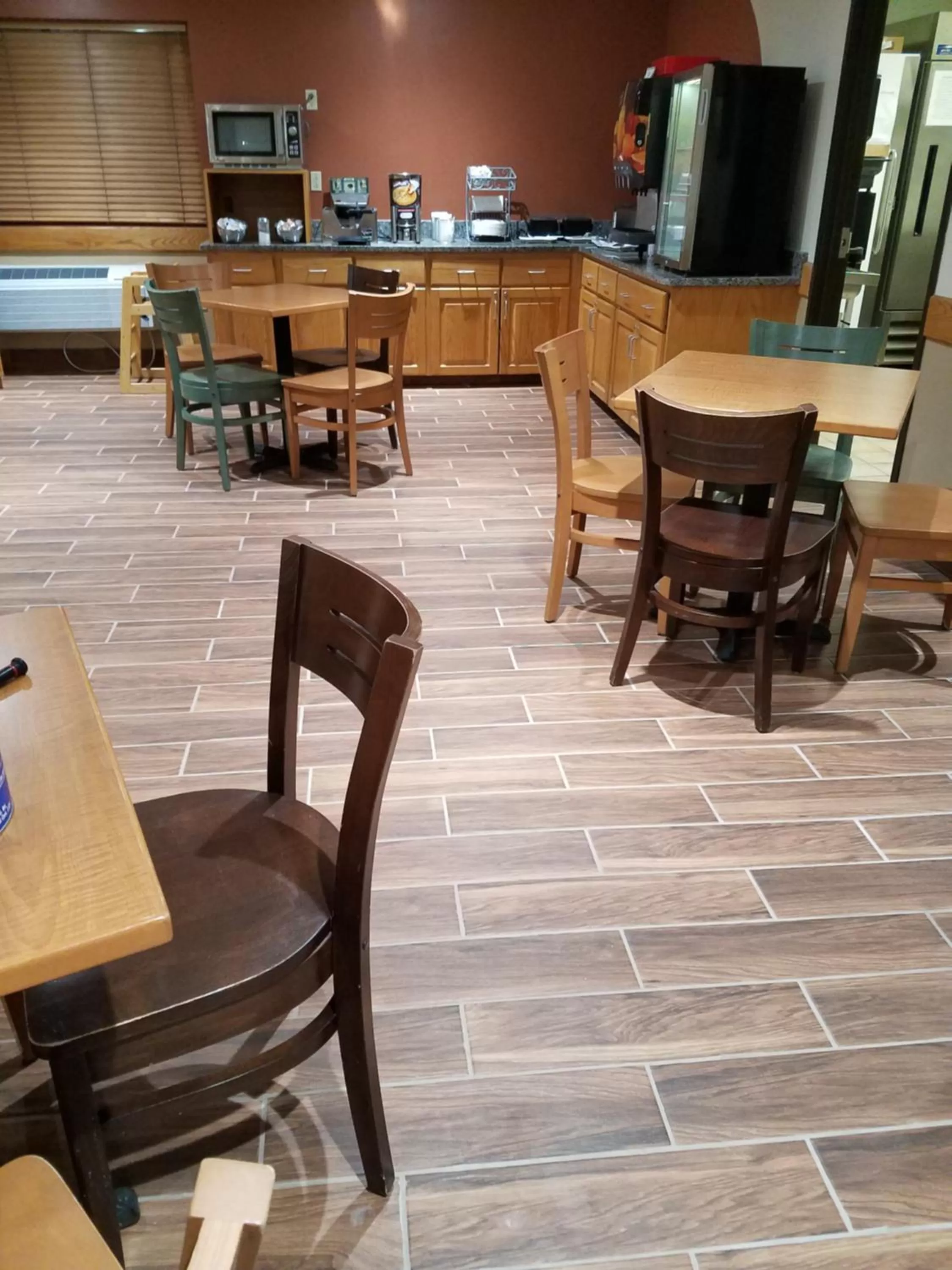 Breakfast, Restaurant/Places to Eat in AmericInn by Wyndham Rogers