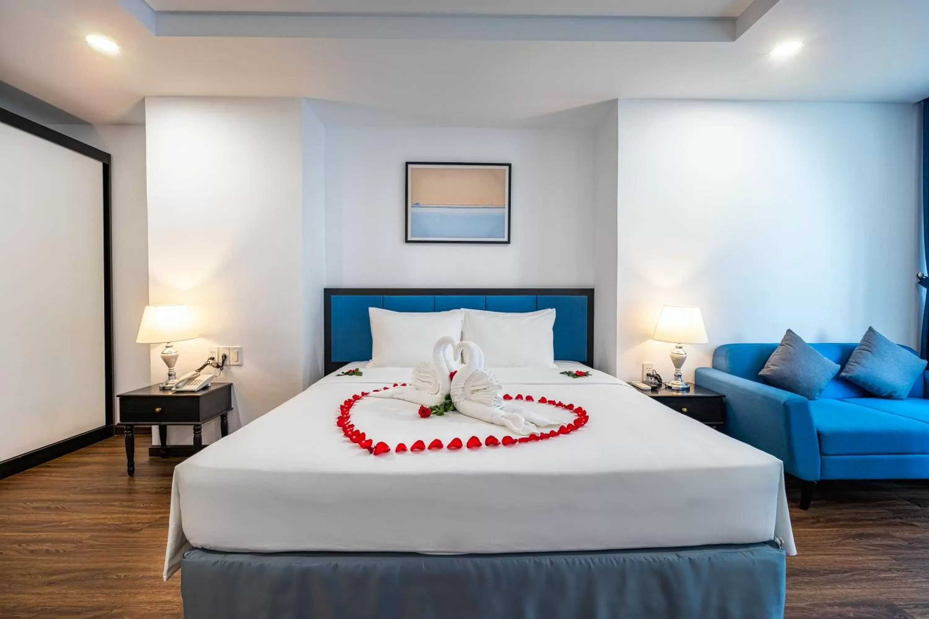 Deluxe Double or Twin Room with City View in Paralia Hotel Nha Trang Deluxe Double or Twin Room with City View in Paralia Hotel Nha Trang