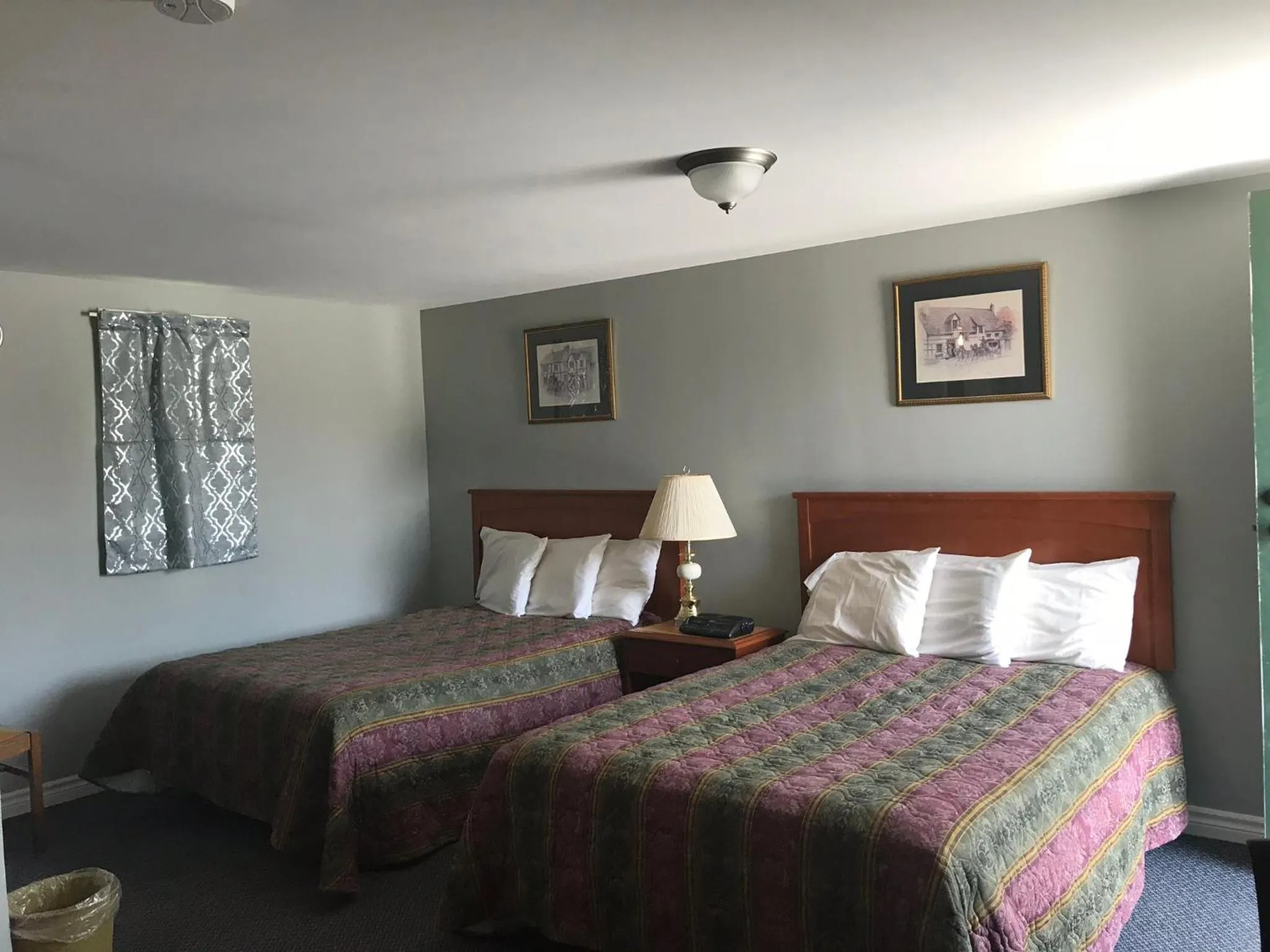 Bed in The Gables Inn