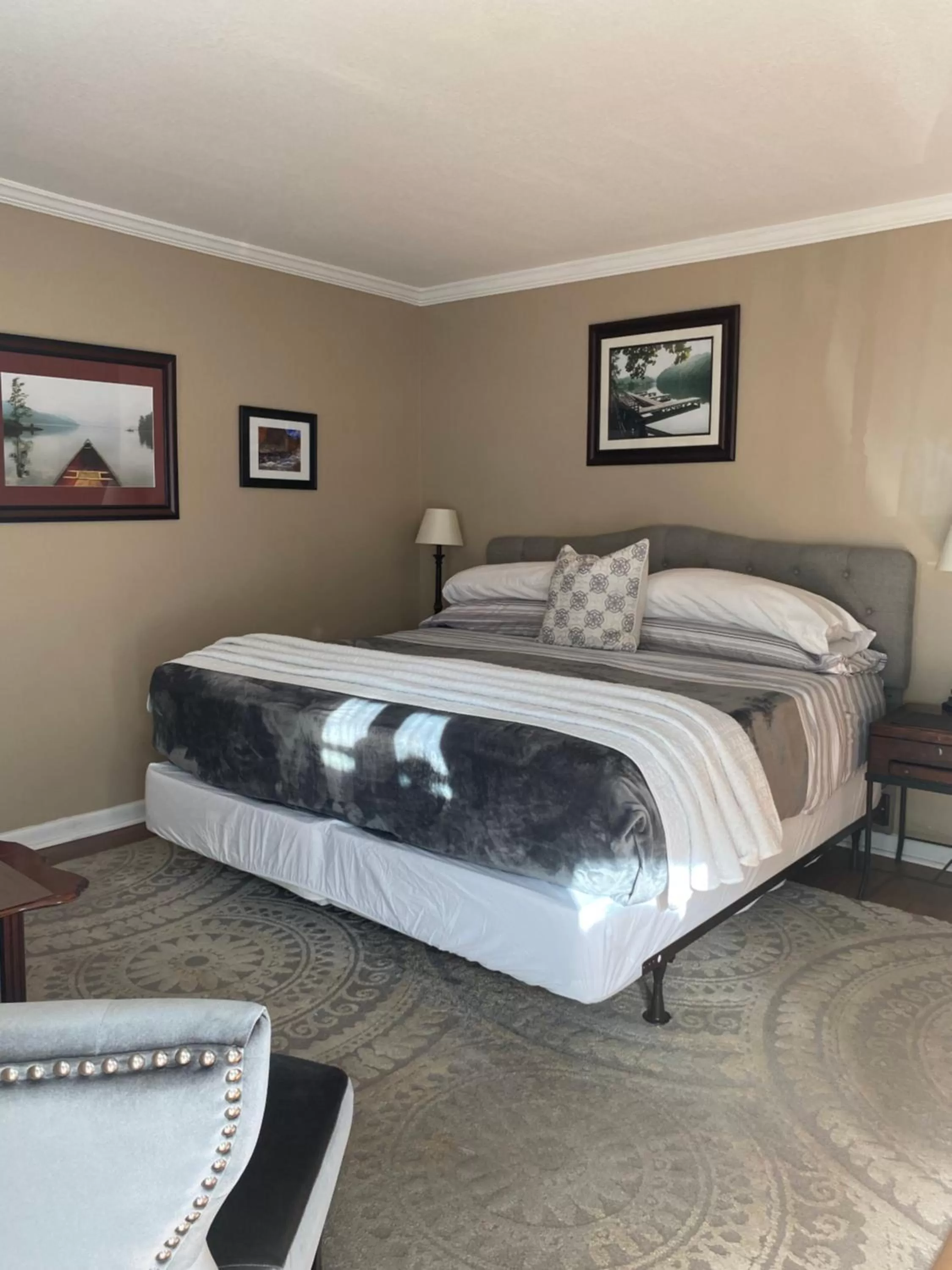 Bed in Grafton Lodge