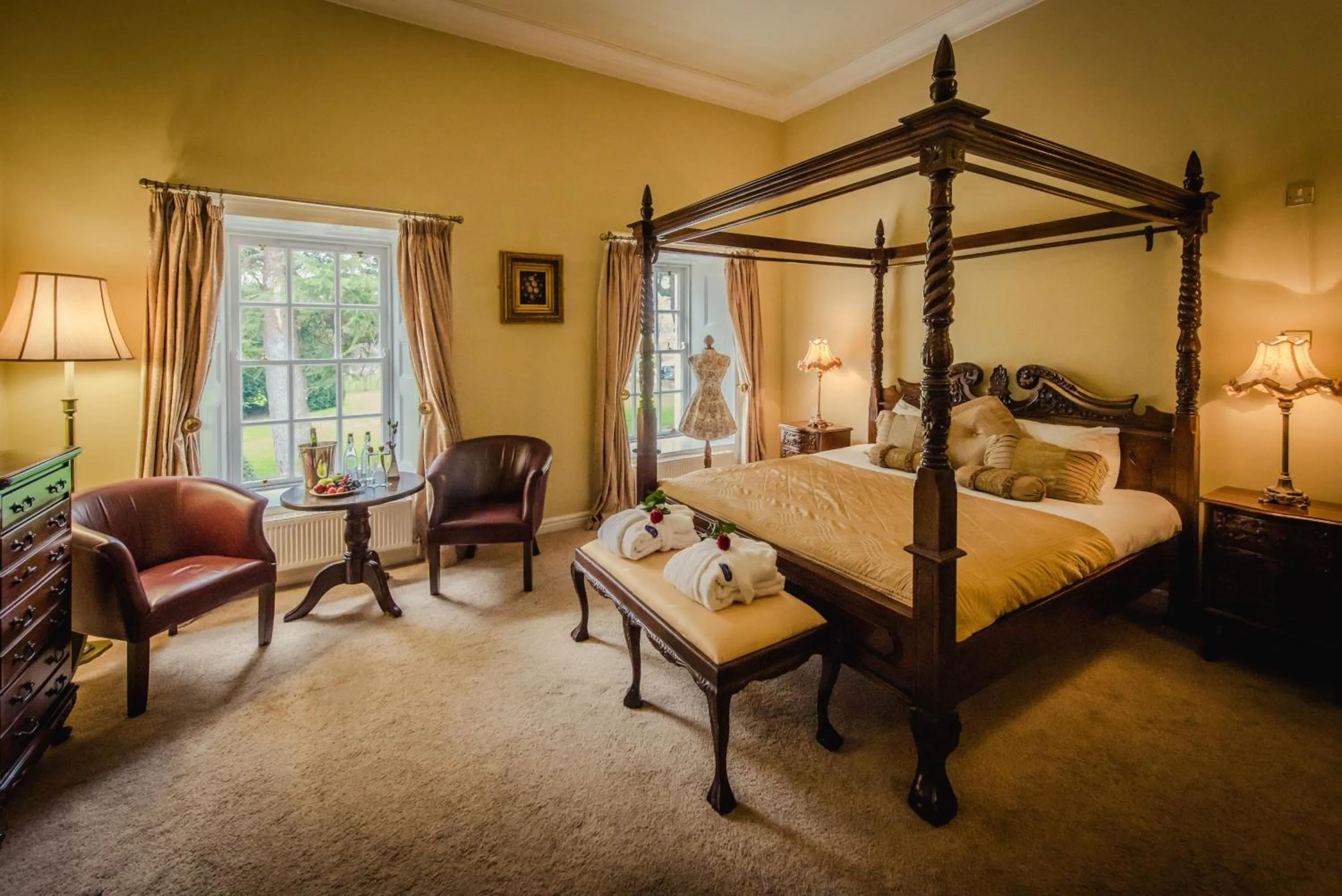 Bedroom, Bed in Roganstown Hotel & Country Club