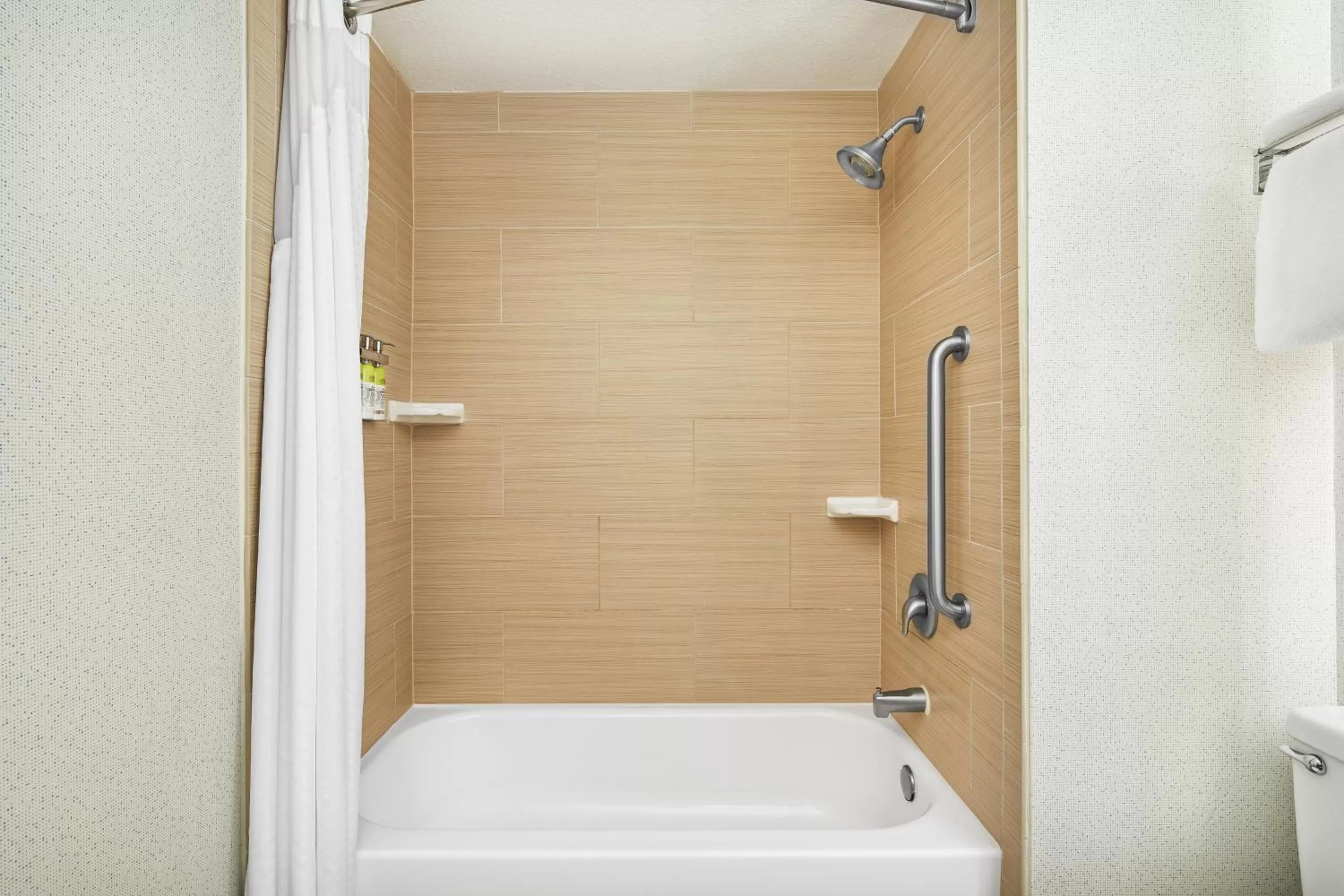 Executive Suite in Holiday Inn Express & Suites Jacksonville South East - Medical Center Area by IHG