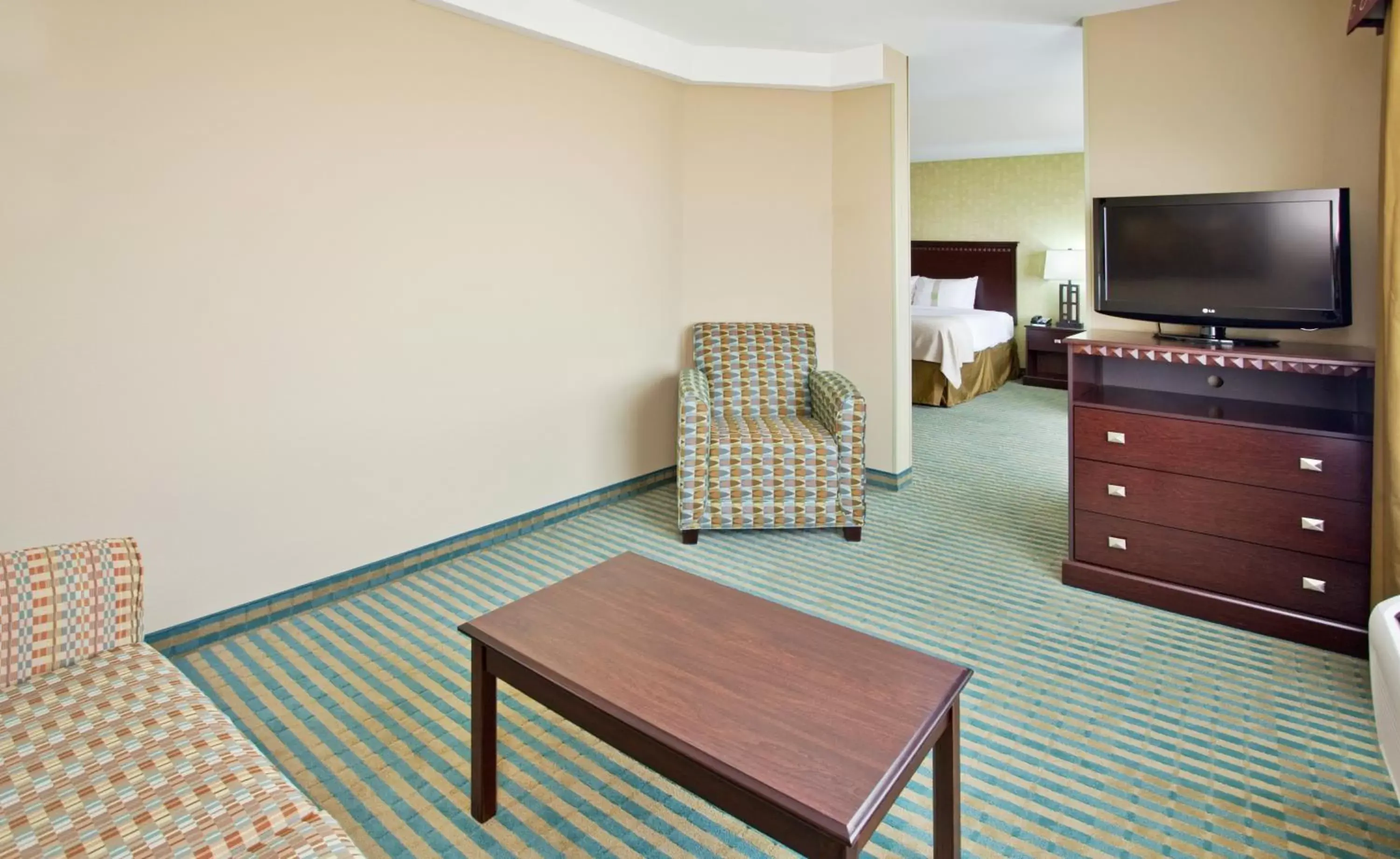 King Suite in Holiday Inn Columbia East by IHG King Suite in Holiday Inn Columbia East by IHG