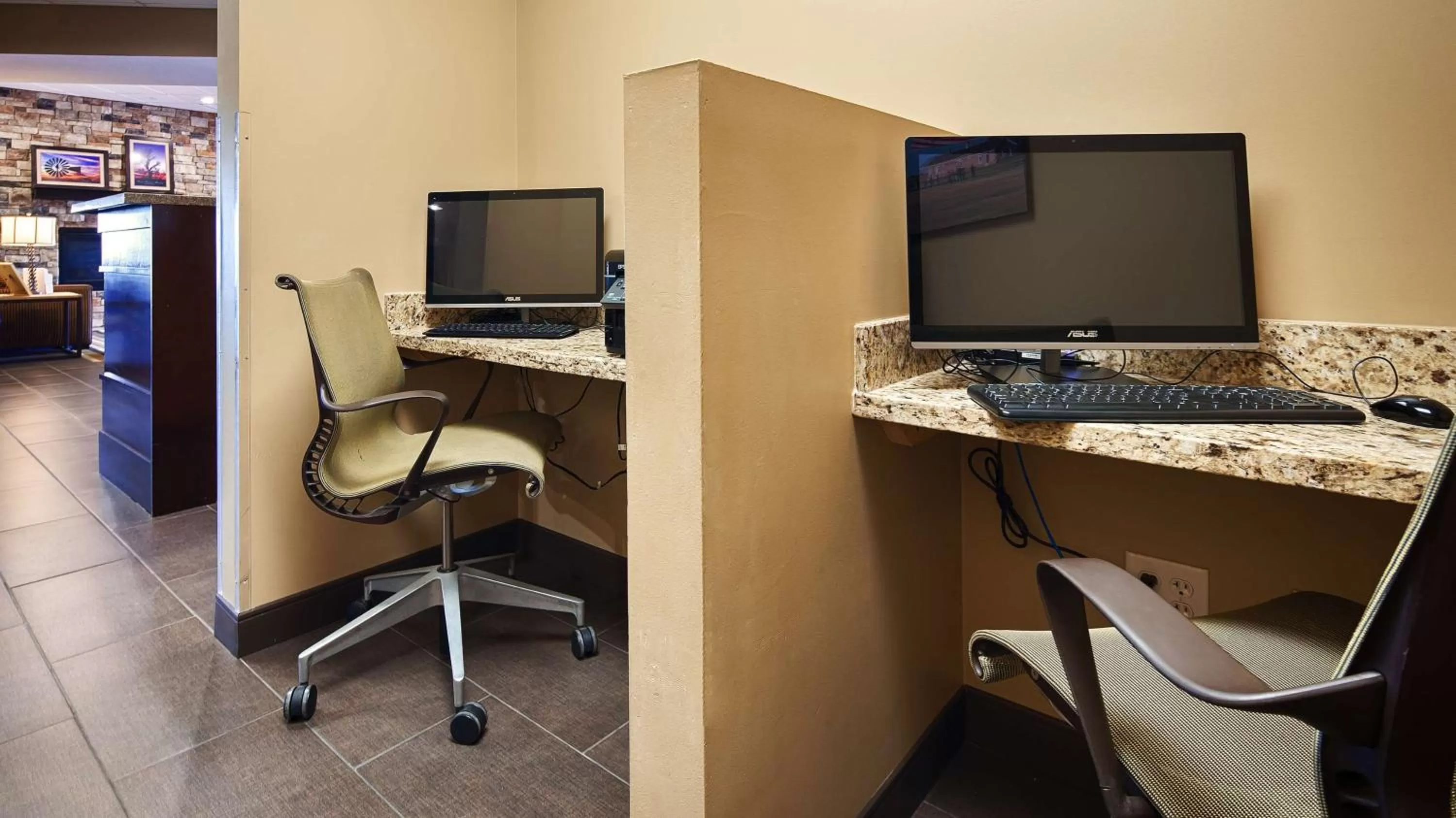 On site, Business Area/Conference Room in Best Western Plus Night Watchman Inn & Suites
