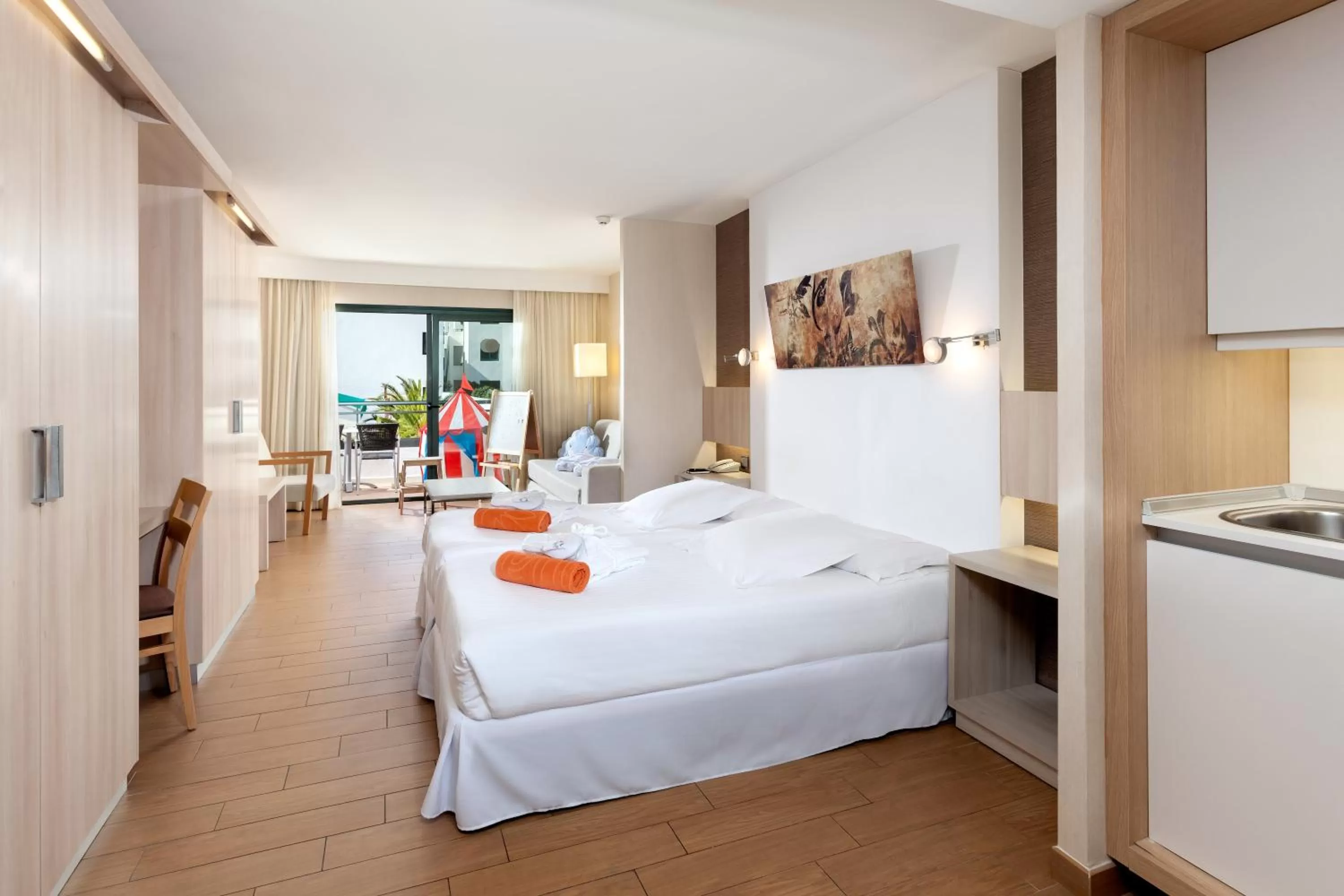 Superior Family Room (2 Adults + 1 Child) in THB Lanzarote Beach