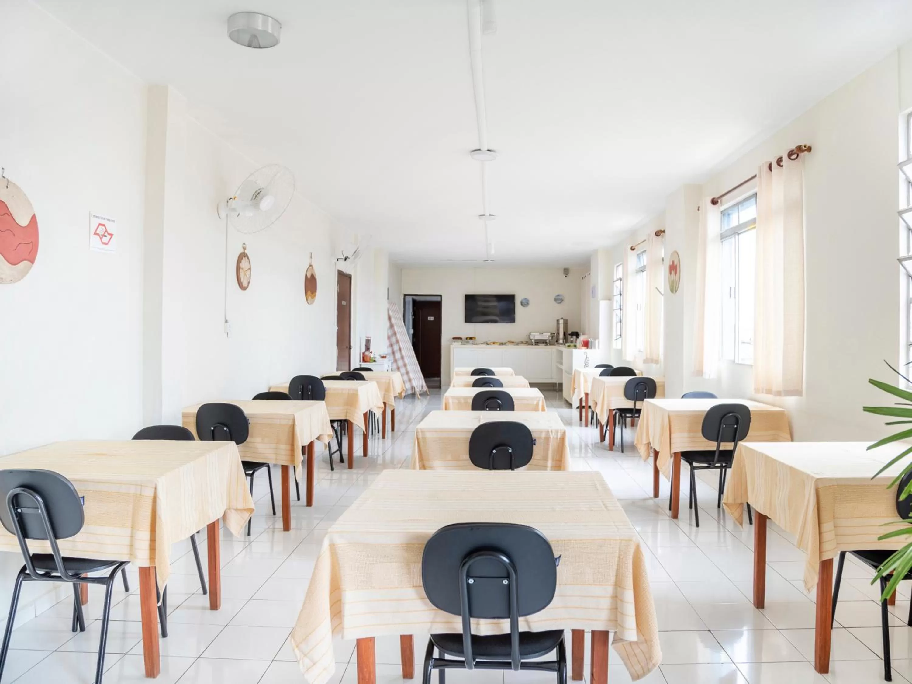 Restaurant/places to eat in Libero Hotel