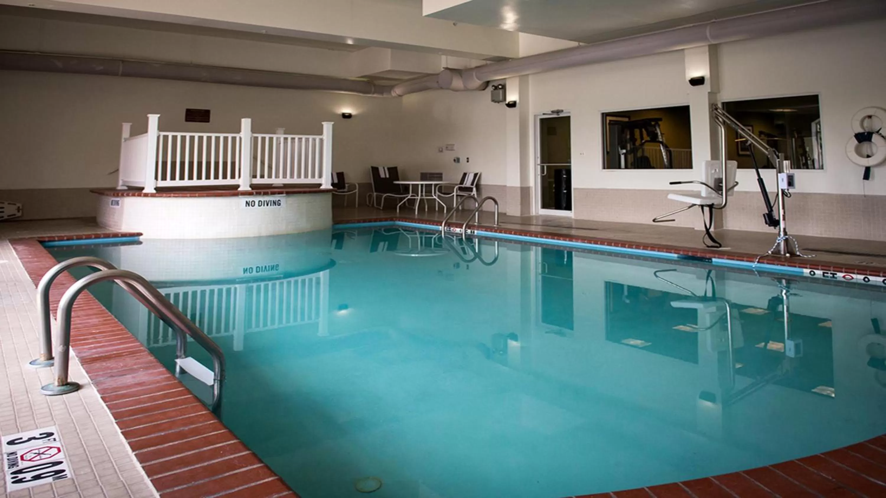 Swimming pool in Holiday Inn Express La Plata by IHG