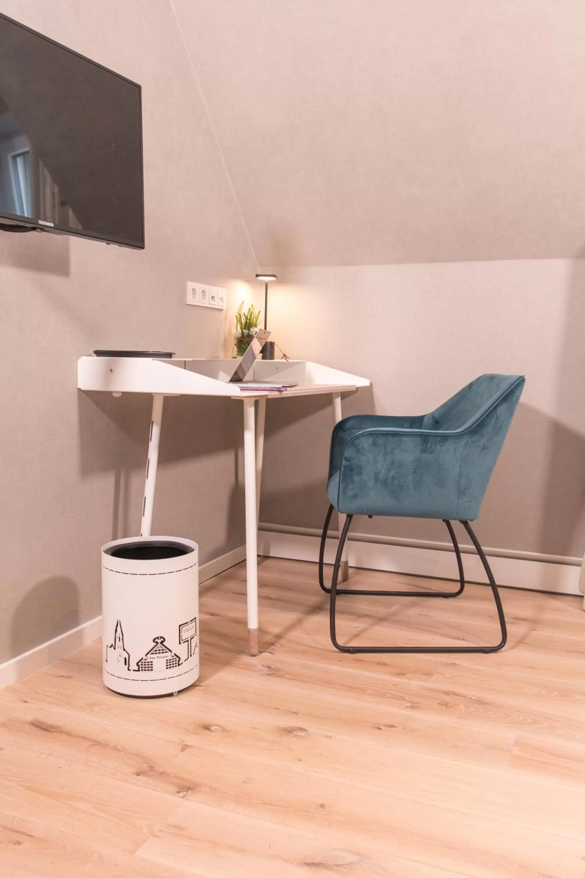 Decorative detail, TV/Entertainment Center in Visbeker Deern Hotel Garni