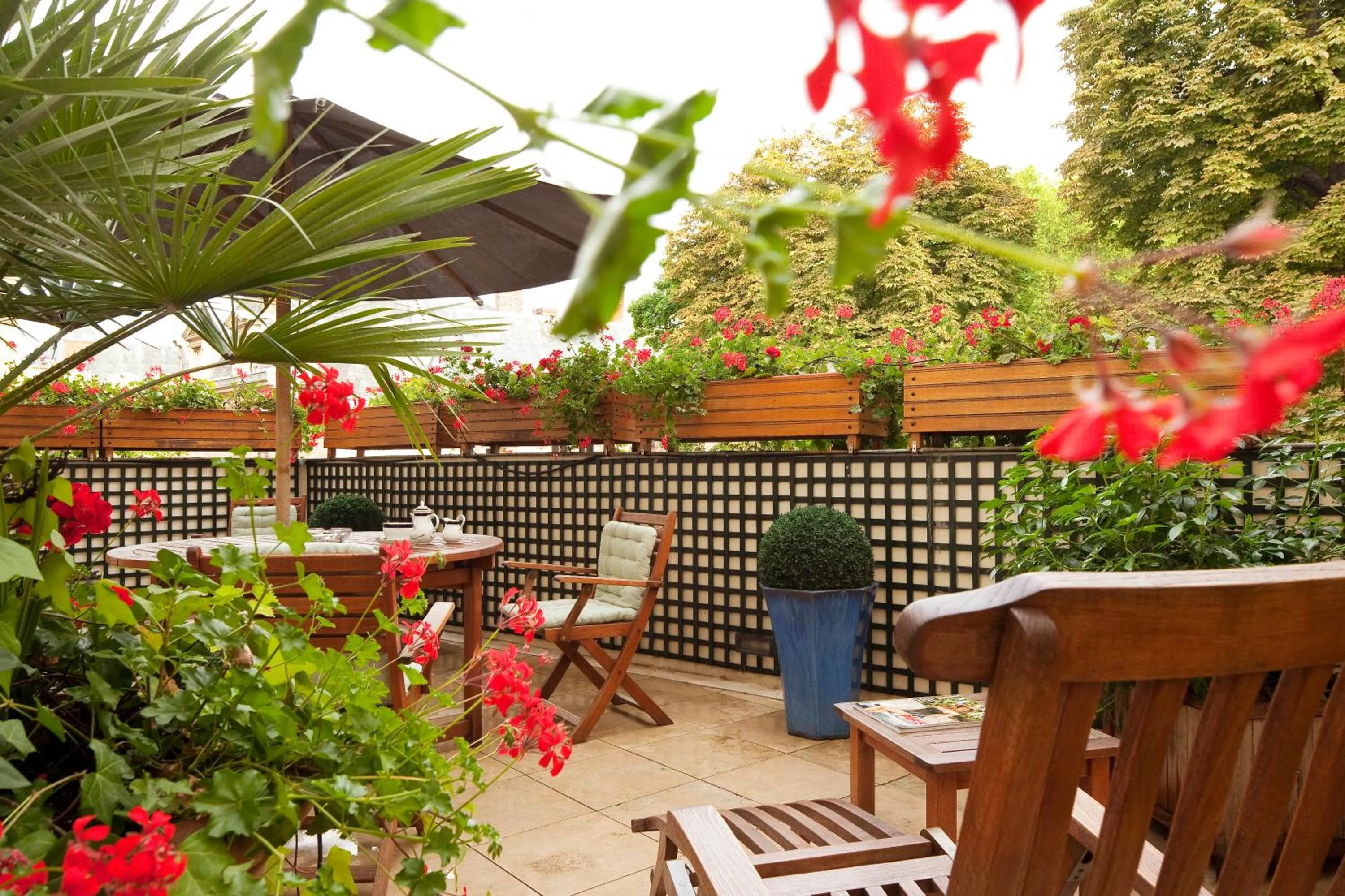 Patio in Hotel Luxembourg Parc