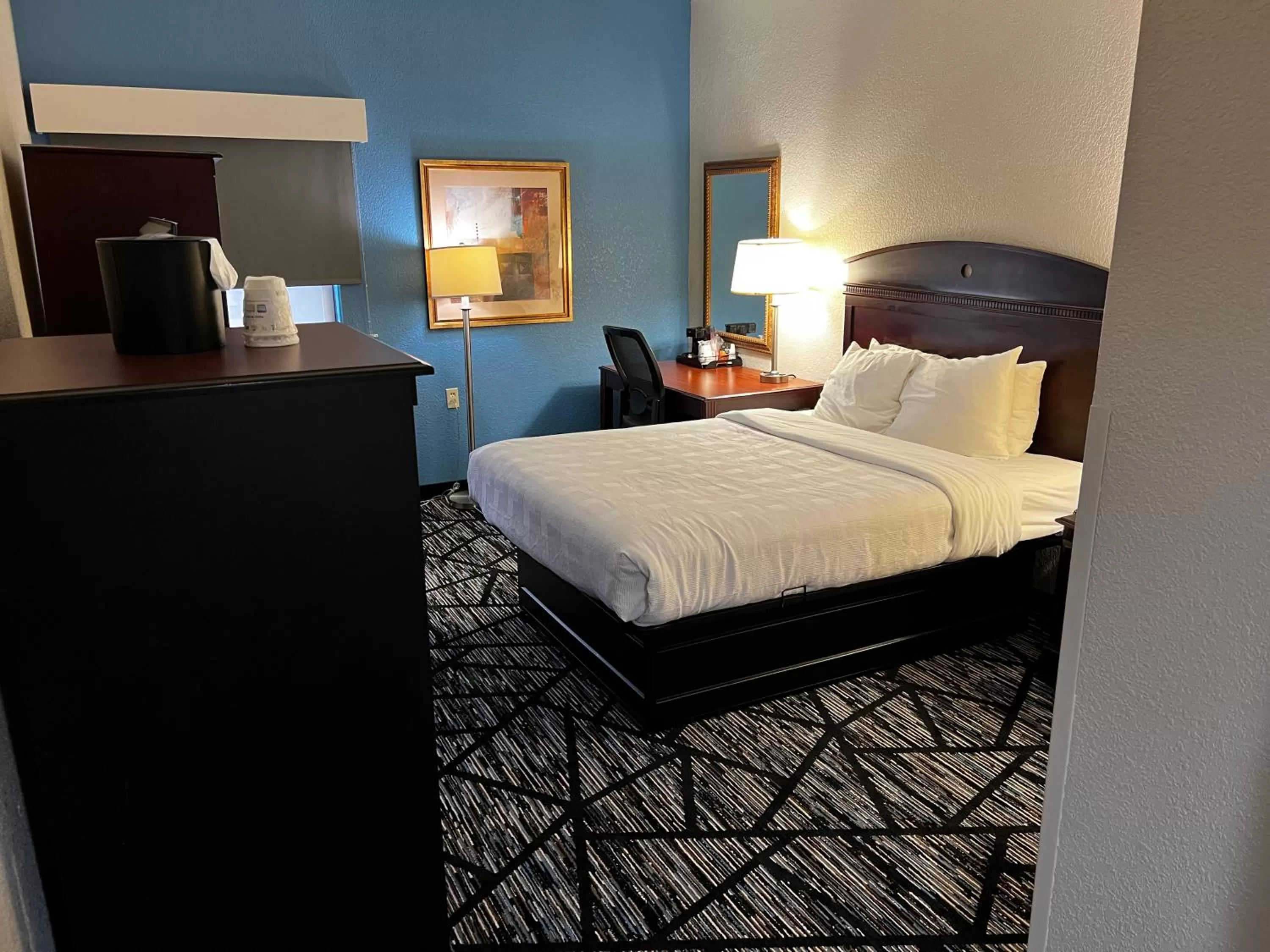 Bedroom, Bed in Baymont By Wyndham Monroe Ohio