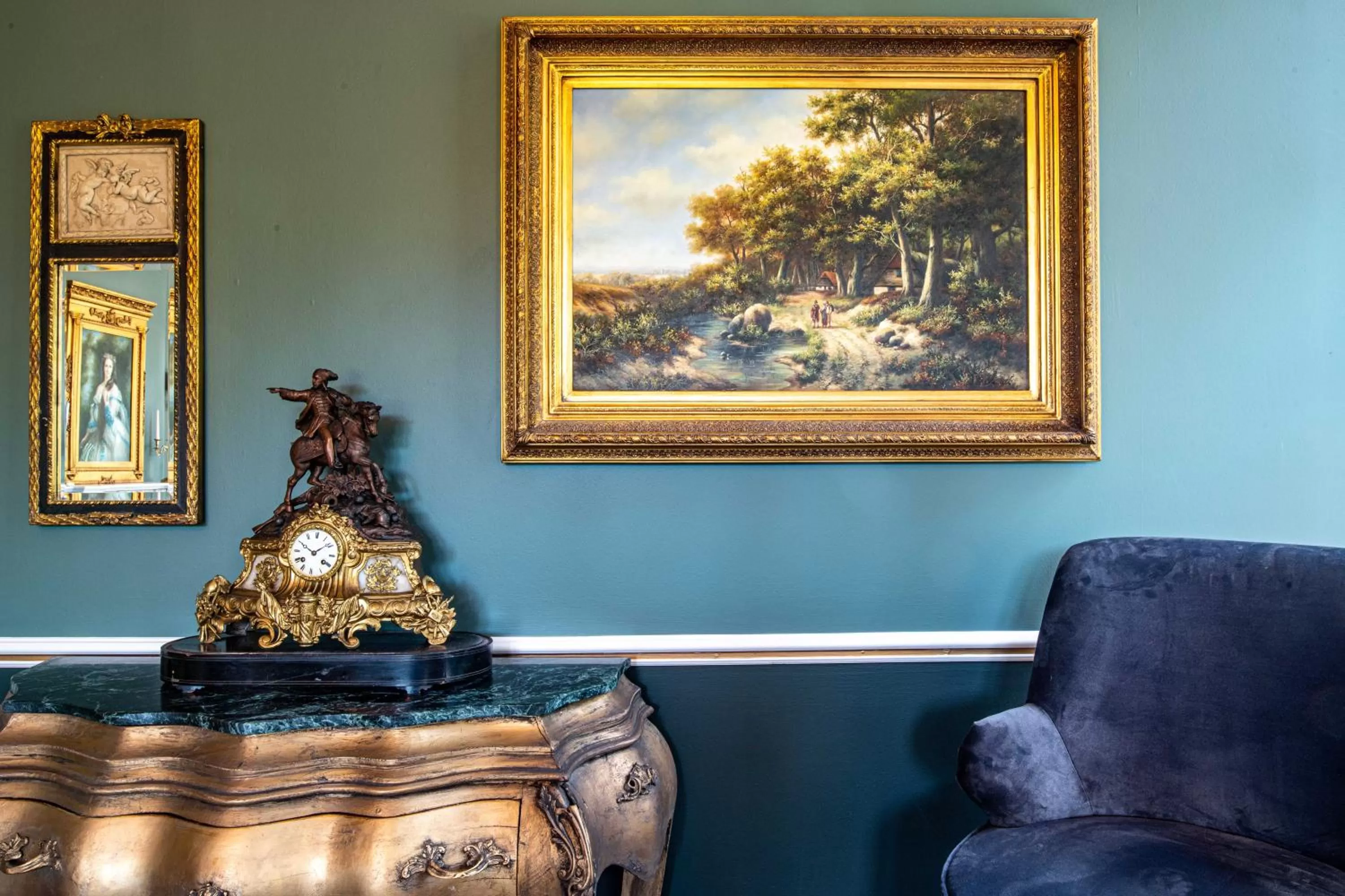Living room in Melville Castle Hotel