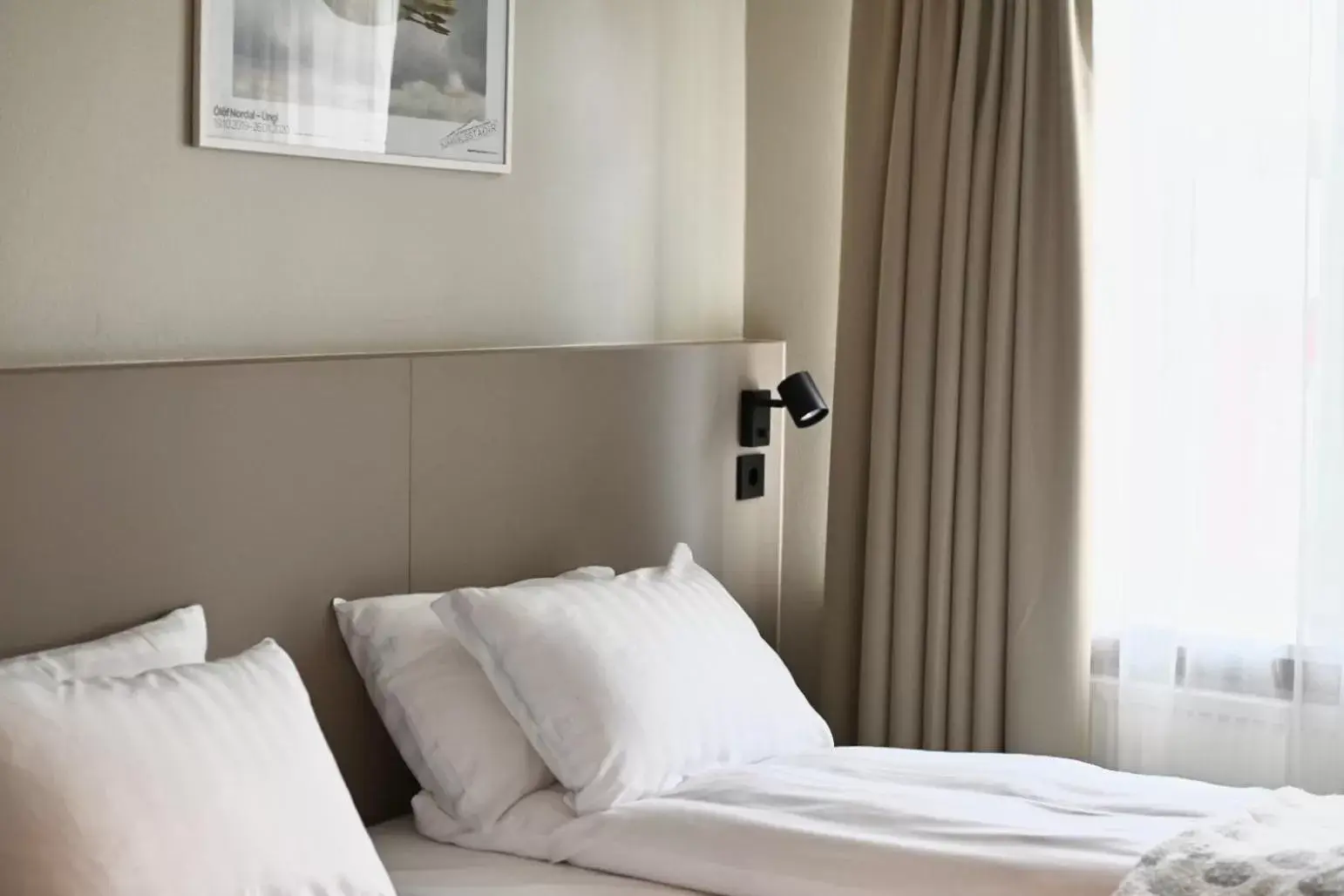 Double or Twin Room in Hotel Local 101 Double or Twin Room in Hotel Local 101